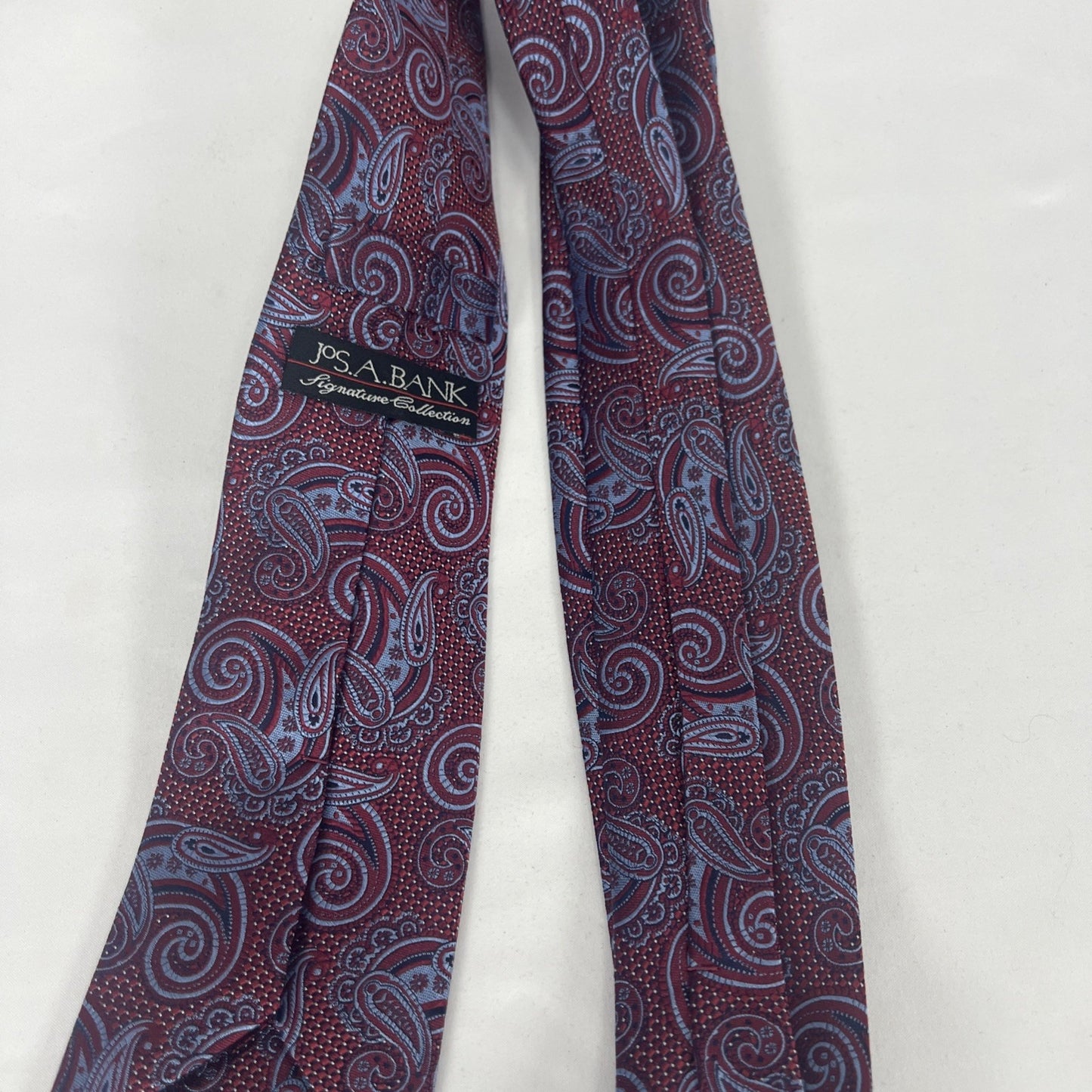 Jos A Bank Red Blue Signature Collection Paisley 100% Silk Neck Tie (58"x3")