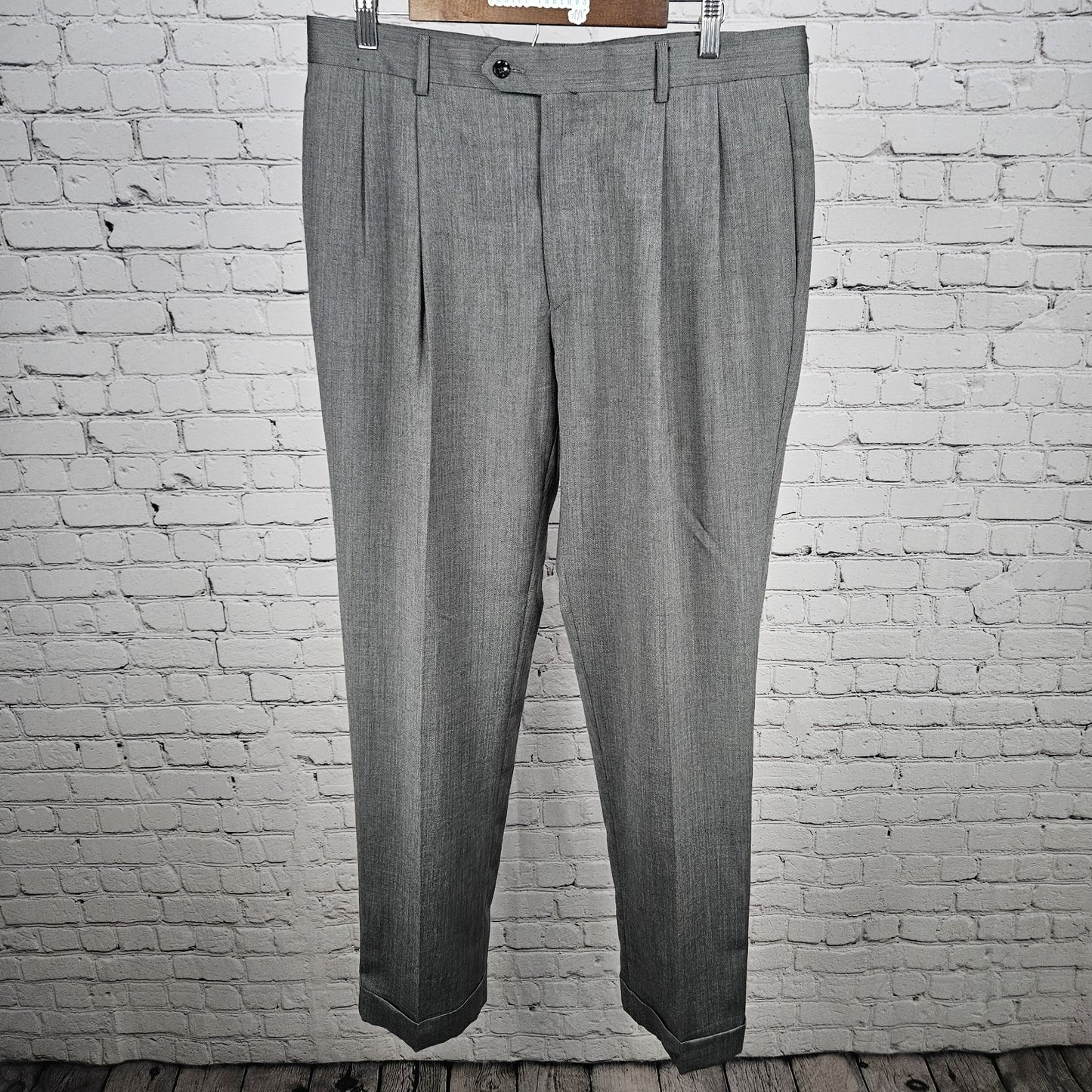 Jos A Bank Grey 100% Wool Executive Herringbone Pleated Cuffed Dress Pants 34x33