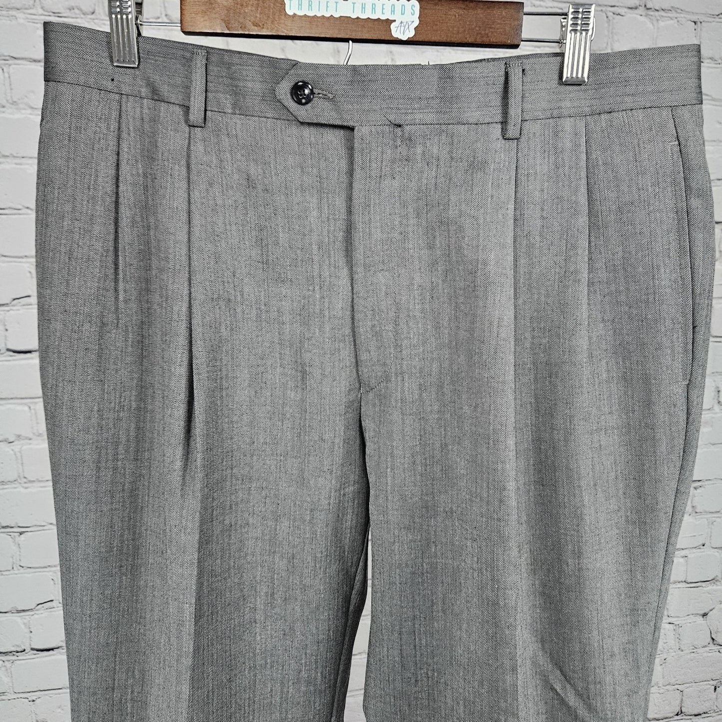 Jos A Bank Grey 100% Wool Executive Herringbone Pleated Cuffed Dress Pants 34x33