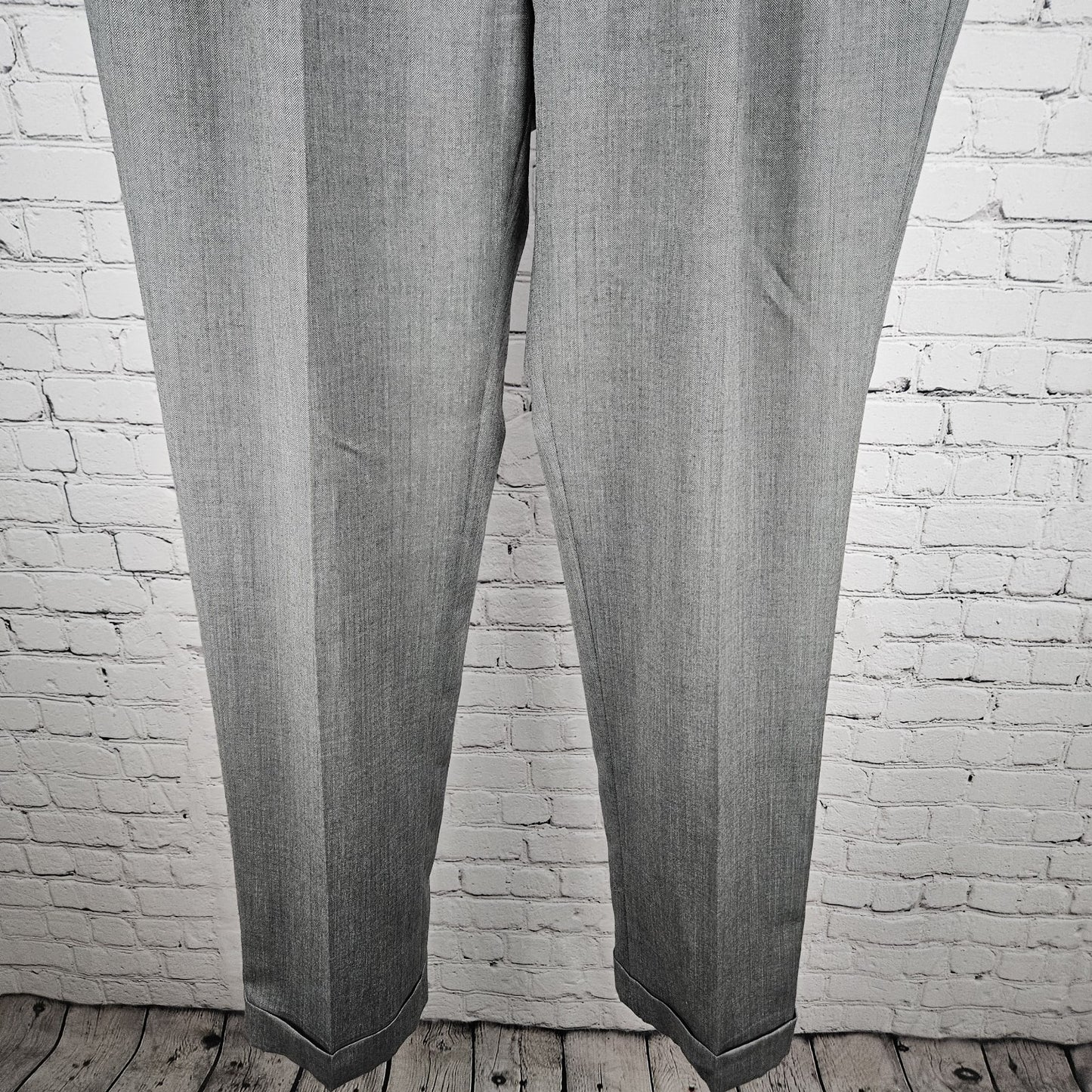 Jos A Bank Grey 100% Wool Executive Herringbone Pleated Cuffed Dress Pants 34x33