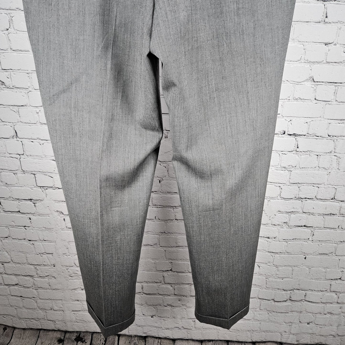 Jos A Bank Grey 100% Wool Executive Herringbone Pleated Cuffed Dress Pants 34x33