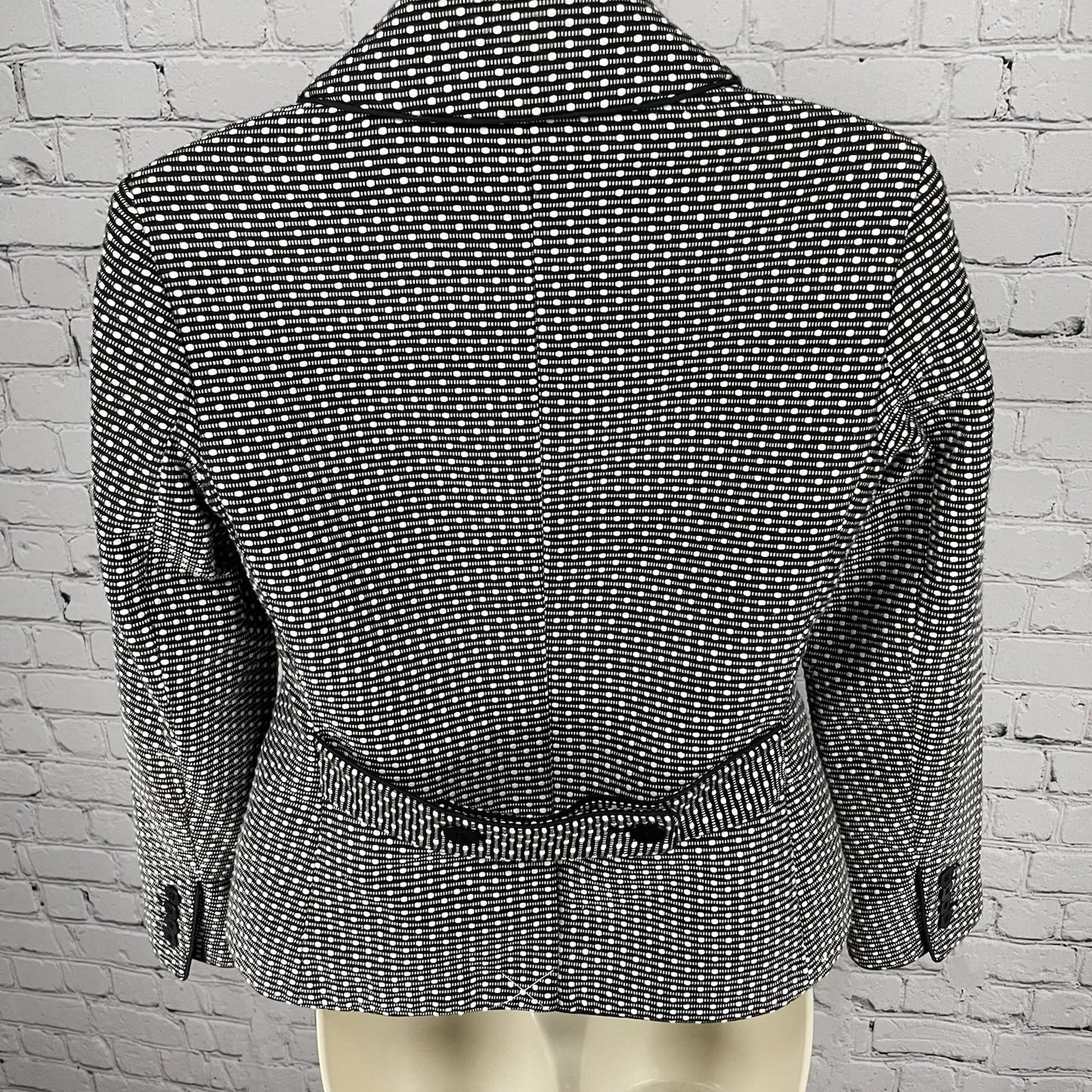 Talbots Black & White Textured 2 Button Notch Lined Vented Blazer Jacket Size 4P