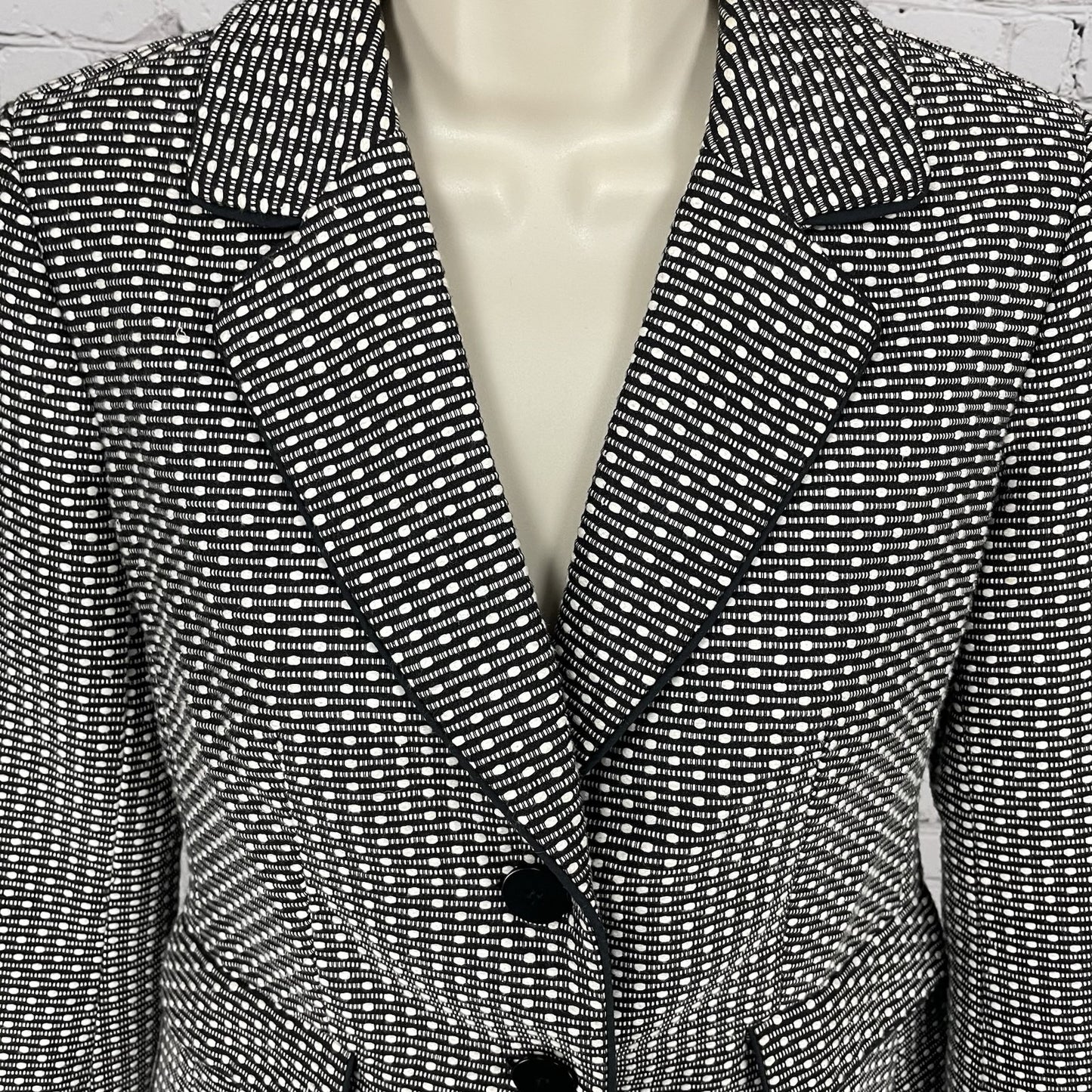 Talbots Black & White Textured 2 Button Notch Lined Vented Blazer Jacket Size 4P