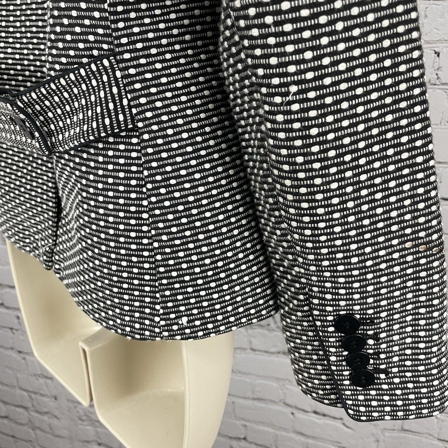 Talbots Black & White Textured 2 Button Notch Lined Vented Blazer Jacket Size 4P