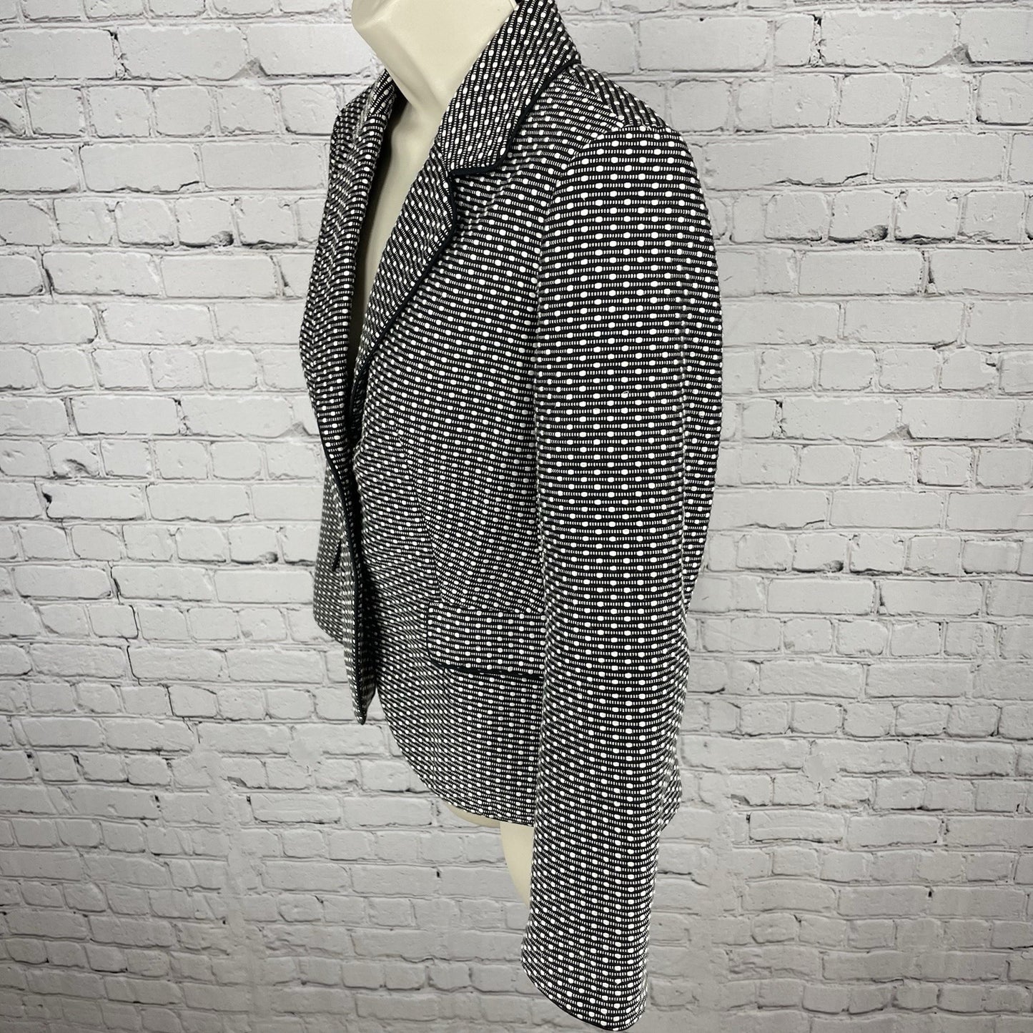 Talbots Black & White Textured 2 Button Notch Lined Vented Blazer Jacket Size 4P