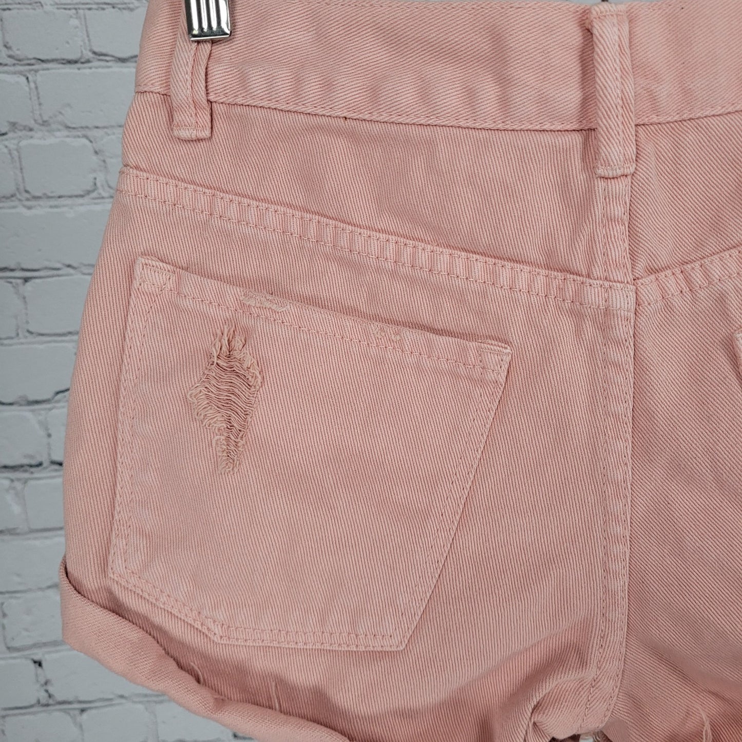 Amuse Society Pink Denim Distressed Mid Rise Cuffed Shorts Size 25 (28x3)