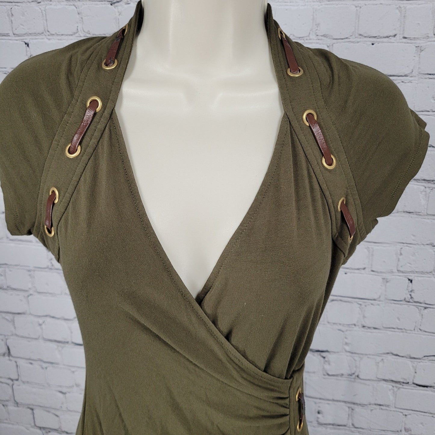 Carmen Marc Valvo Green Ruched Plunge Short Sleeve Stretch Dress Size Small S