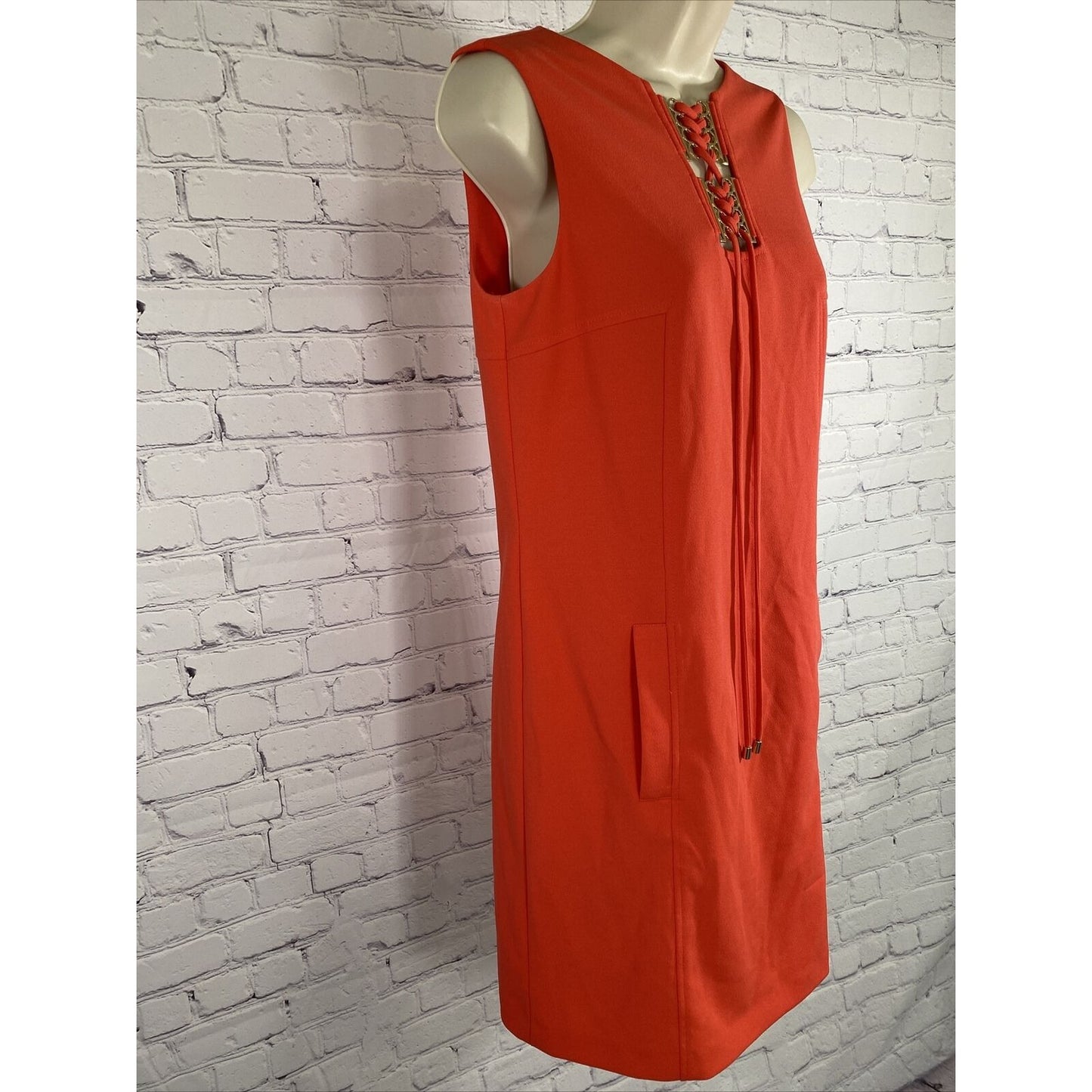 Tahari Coral Gold Accent Knee Length Sleeveless Lined Zip Dress Pockets Size 2