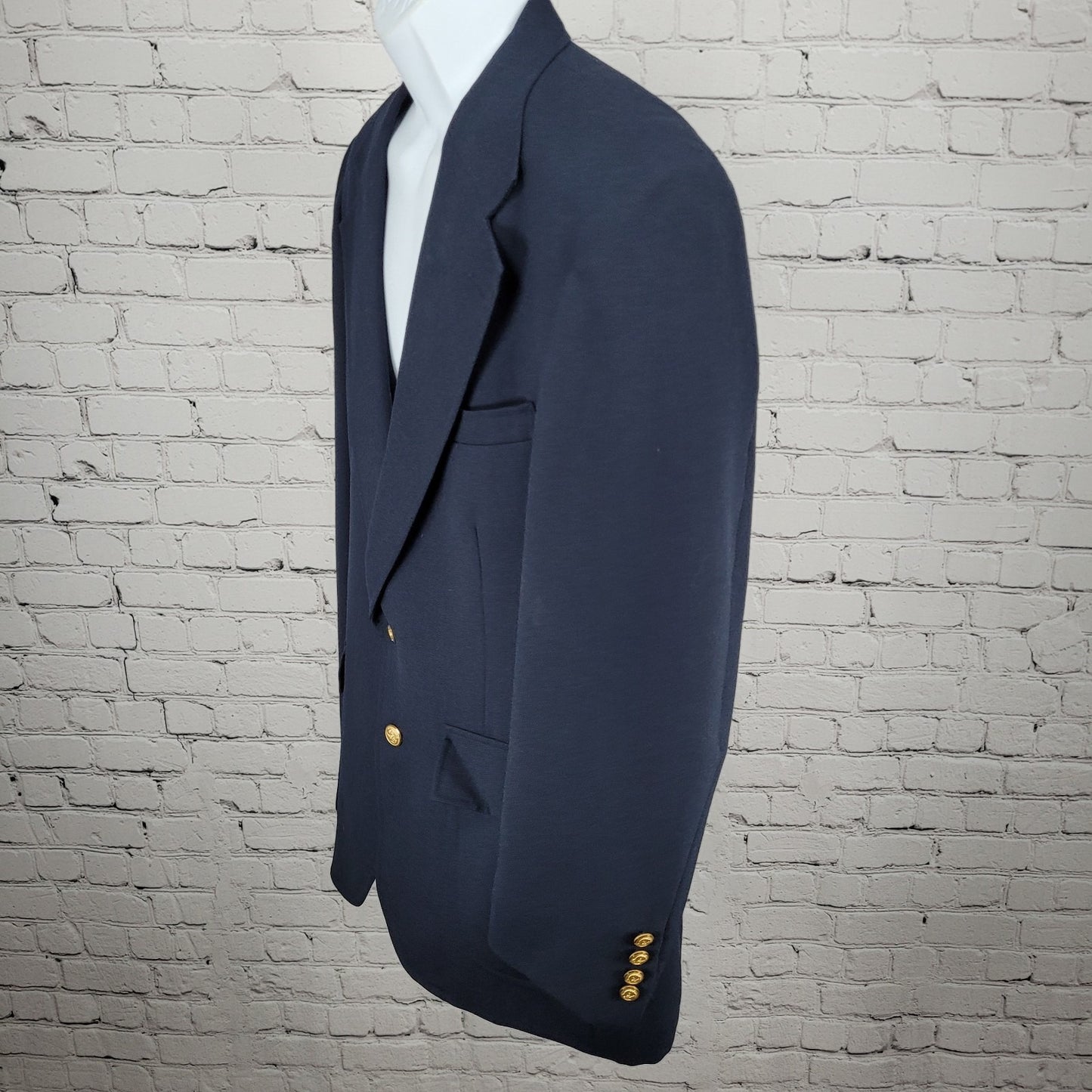 Trophy Club Navy 2 Gold Button Single Vented Notch Blazer Sport Coat 43R