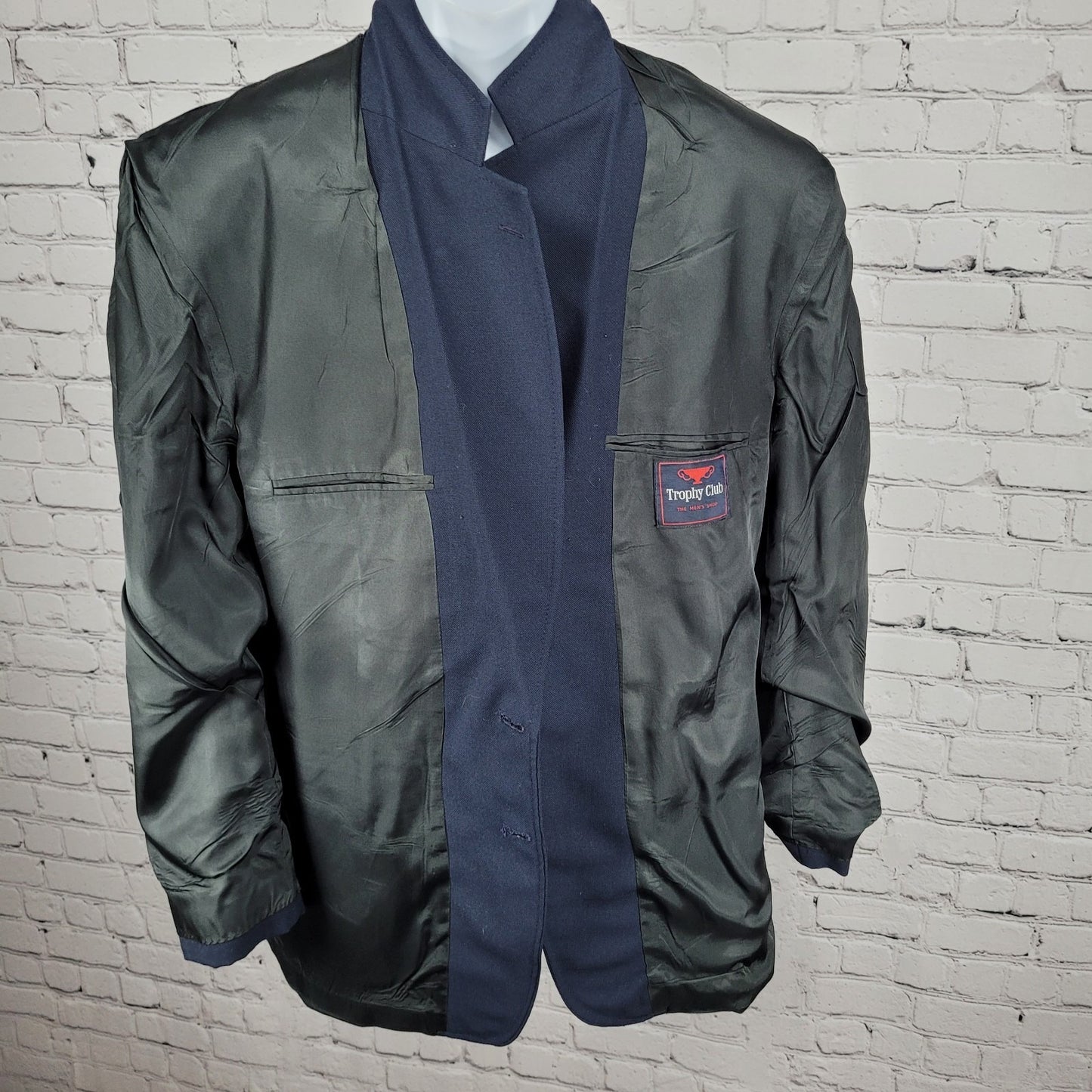 Trophy Club Navy 2 Gold Button Single Vented Notch Blazer Sport Coat 43R