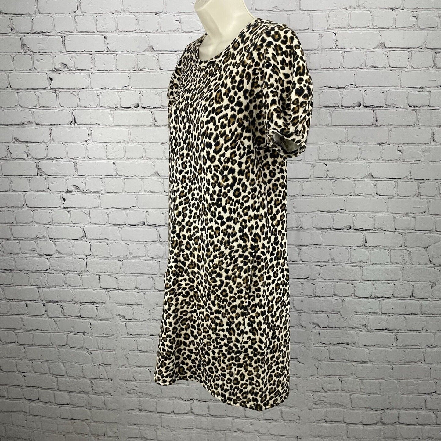 Velvet By Graham Spencer Cream Leopard Puff Sleeve Dress USA Made Size Medium M