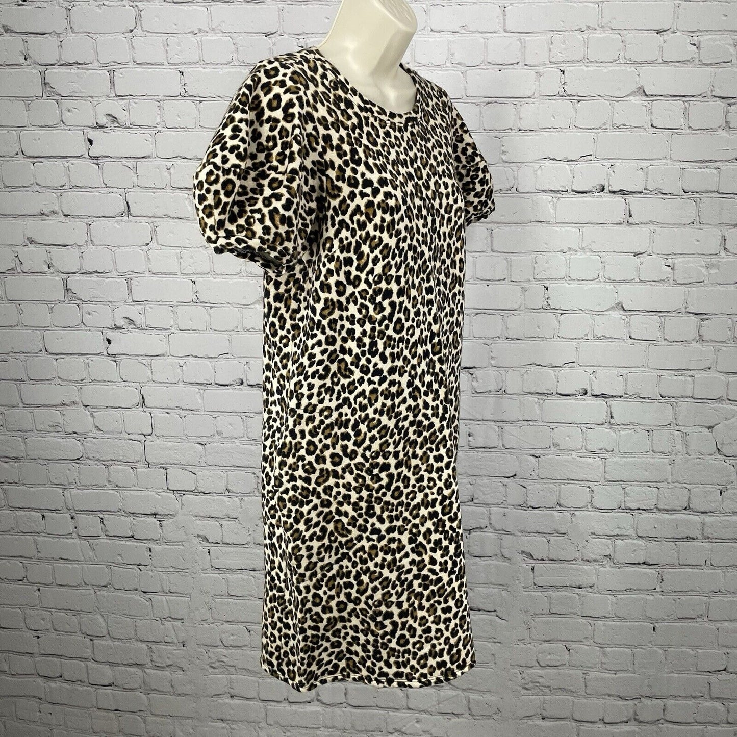Velvet By Graham Spencer Cream Leopard Puff Sleeve Dress USA Made Size Medium M