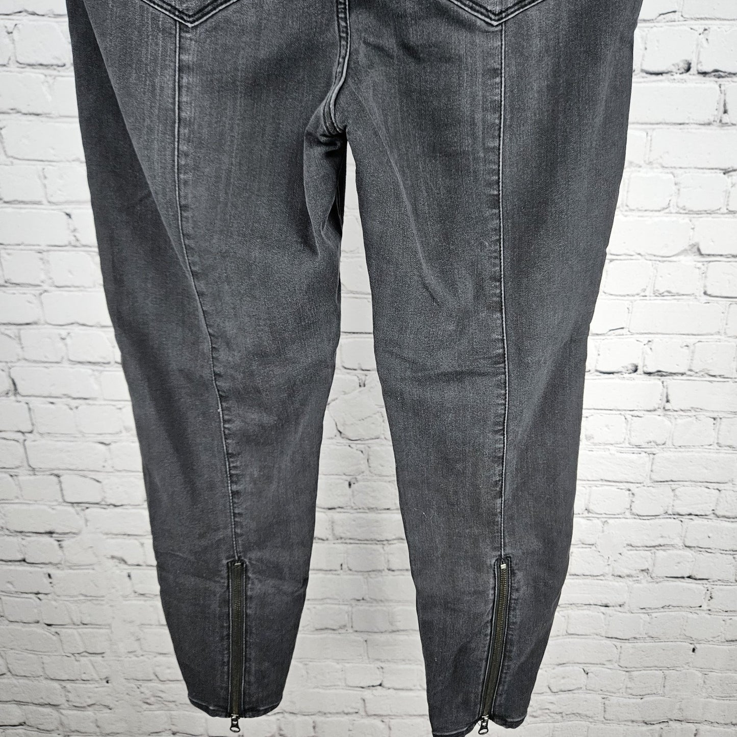 Liverpool Black The Pull On Moto Zippered Ankle Skinny Jeans 8/29 (29x27)