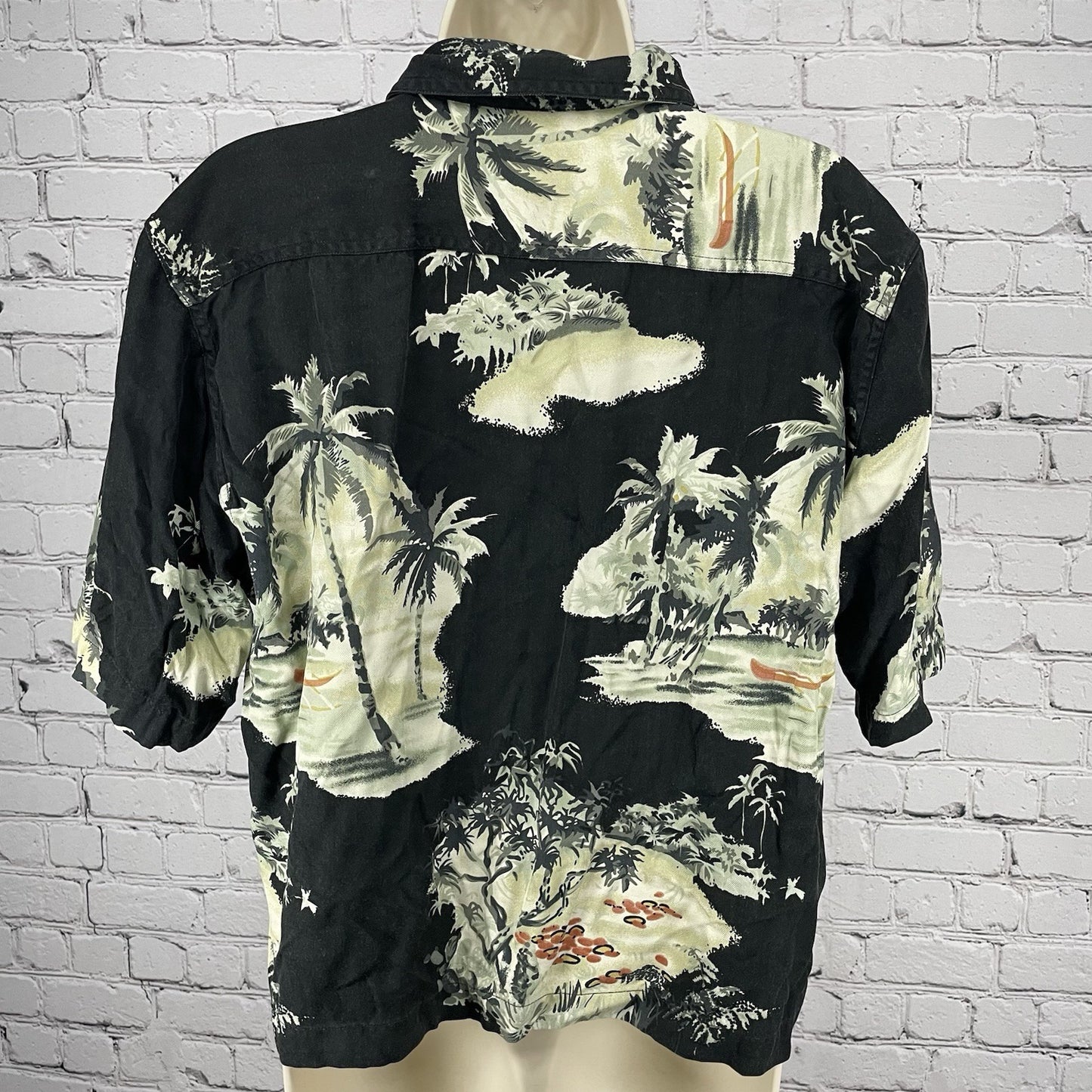 VTG Tommy Bahama Black Silk Hawaiian Oyster Shell Boxy Button Up Shirt Medium M
