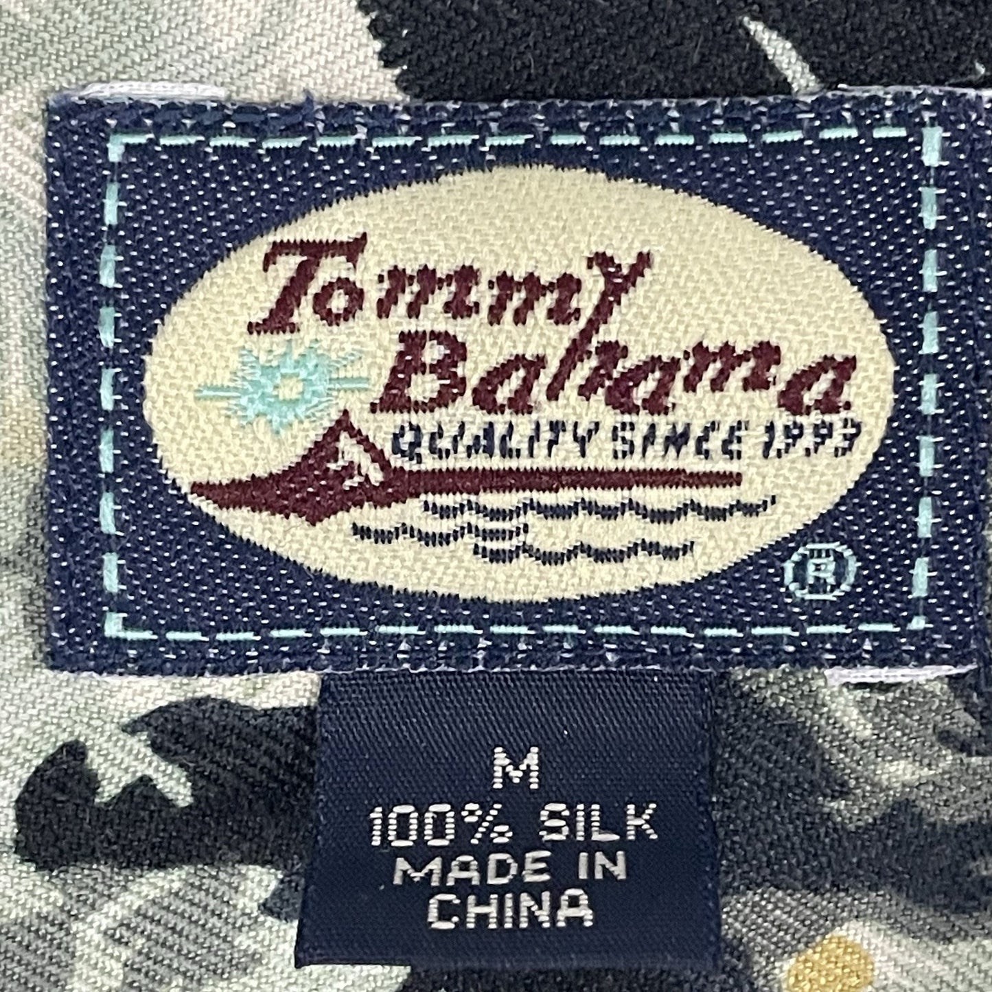 VTG Tommy Bahama Black Silk Hawaiian Oyster Shell Boxy Button Up Shirt Medium M