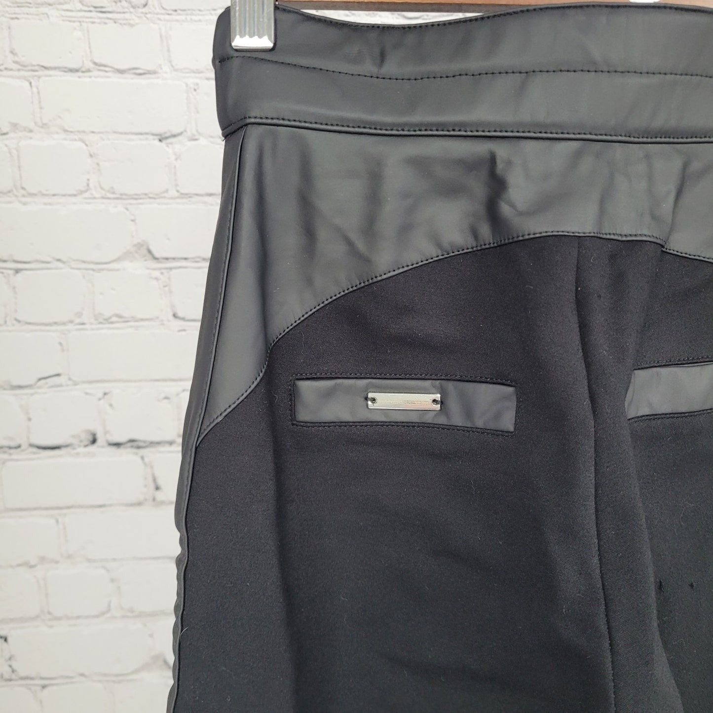Maniere De Voir Black Faux Leather Accents Belted Skinny Stretch Pants 0 (22x29)