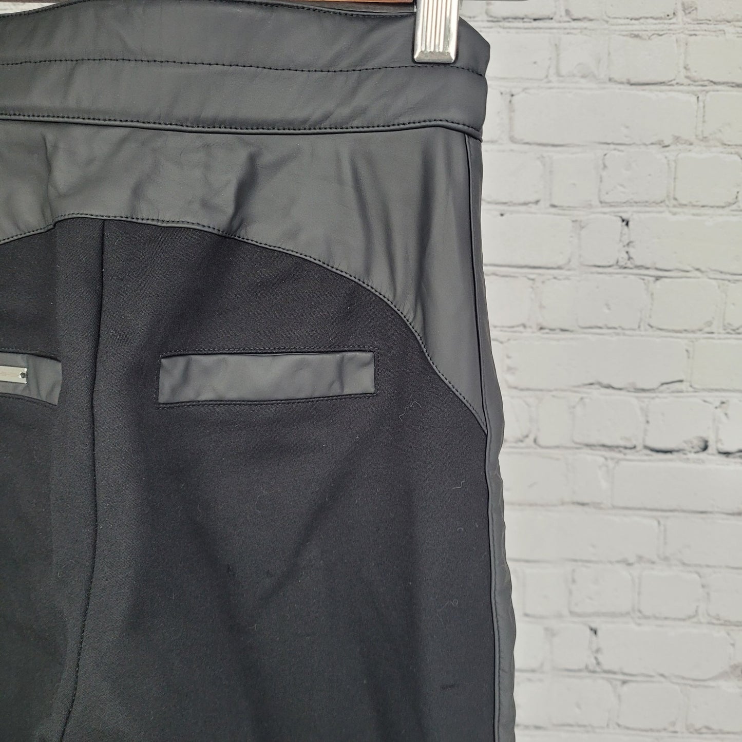 Maniere De Voir Black Faux Leather Accents Belted Skinny Stretch Pants 0 (22x29)