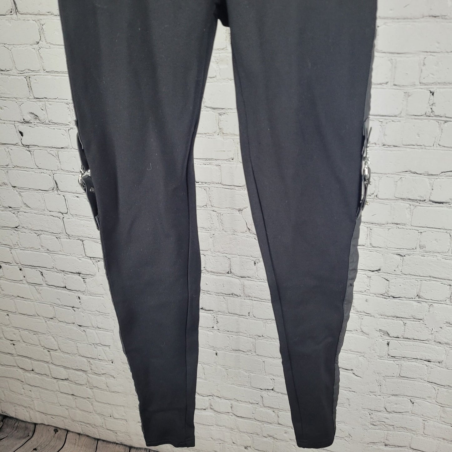 Maniere De Voir Black Faux Leather Accents Belted Skinny Stretch Pants 0 (22x29)