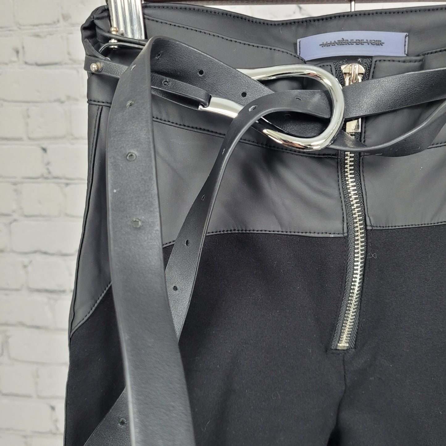 Maniere De Voir Black Faux Leather Accents Belted Skinny Stretch Pants 0 (22x29)