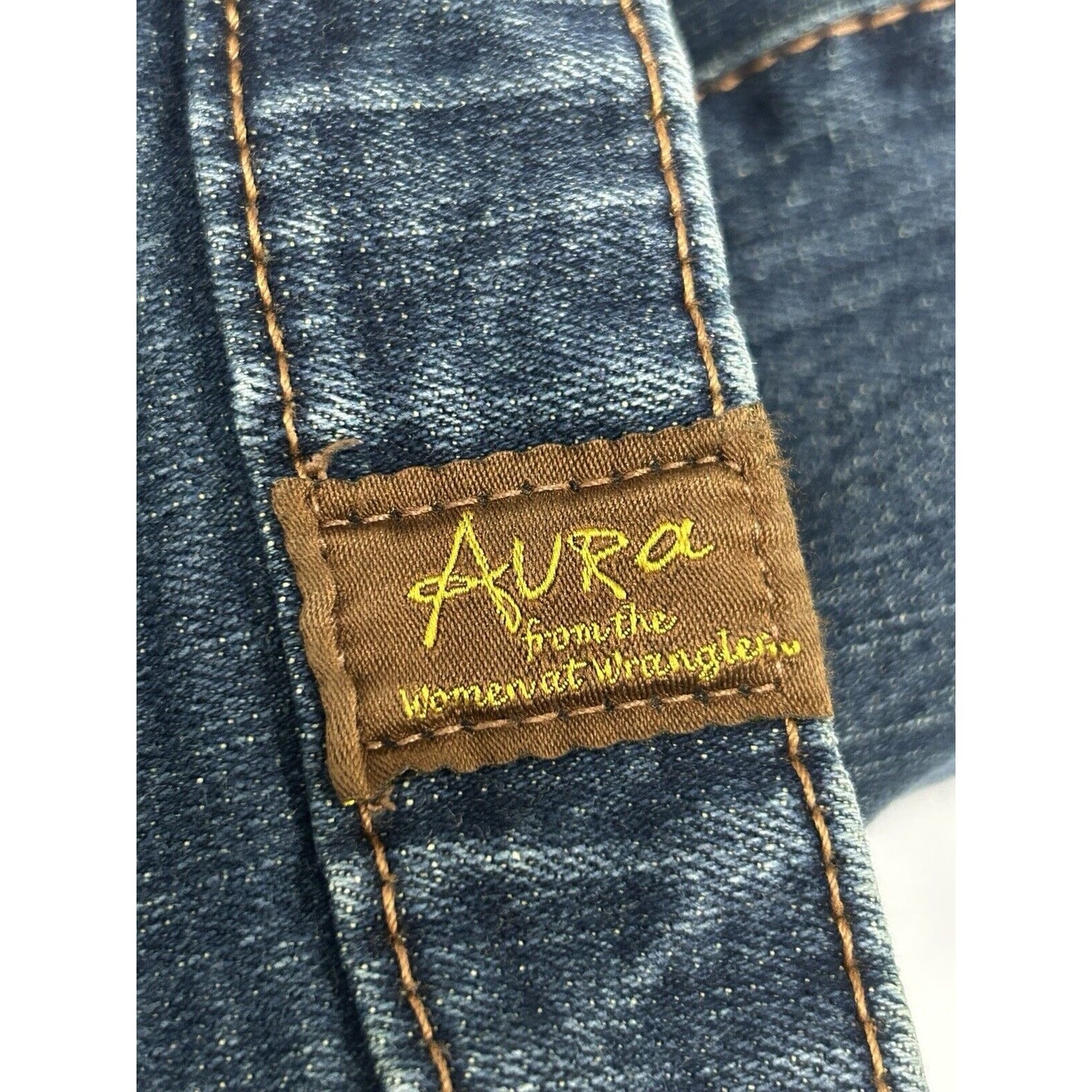 Aura By Wrangler Medium Wash Mid Rise Ankle Capri Jeans Size 12 TAL (28X25)
