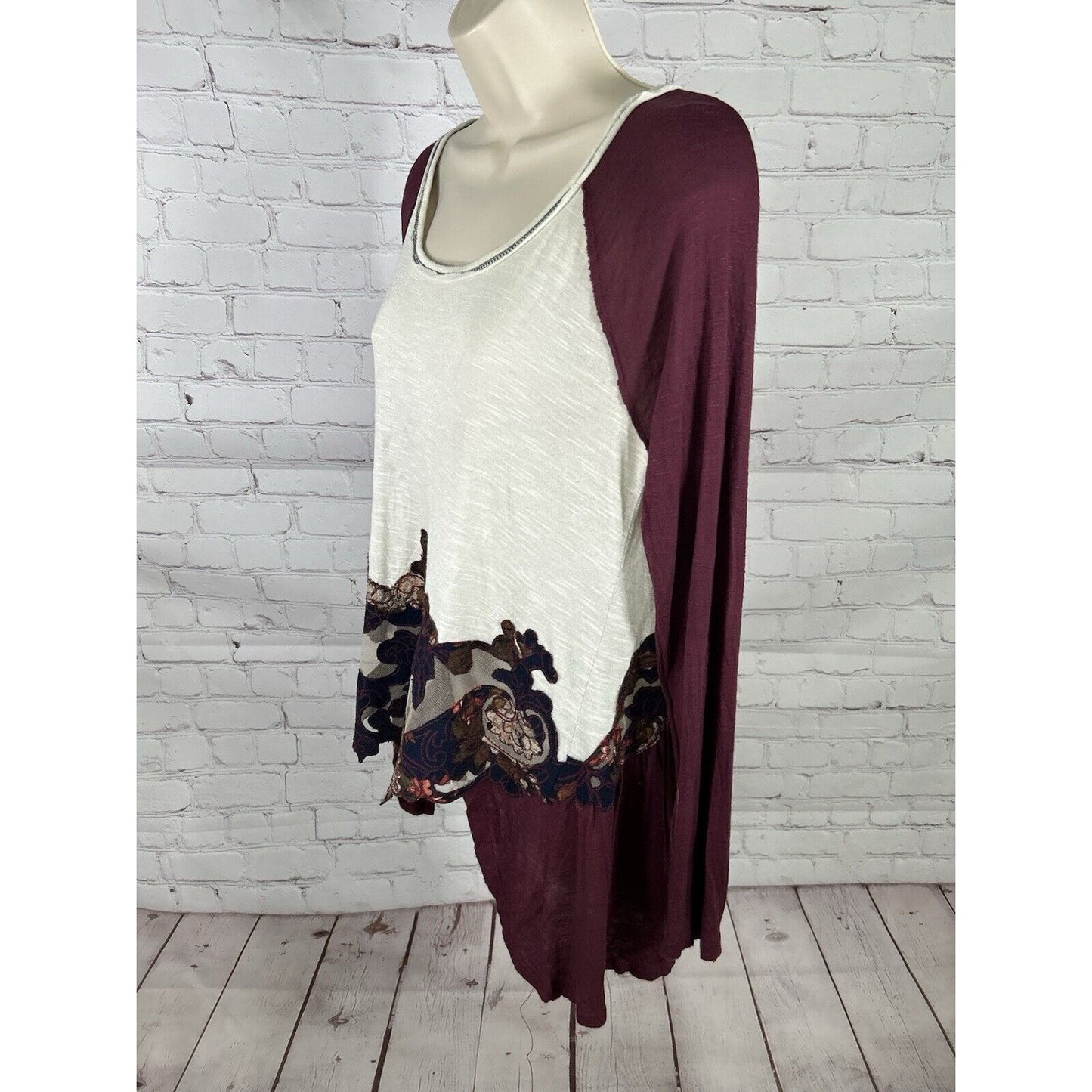 Gimmicks Lightweight Raglan Sleeve Floral Mesh Embroidery Women’s Shirt S