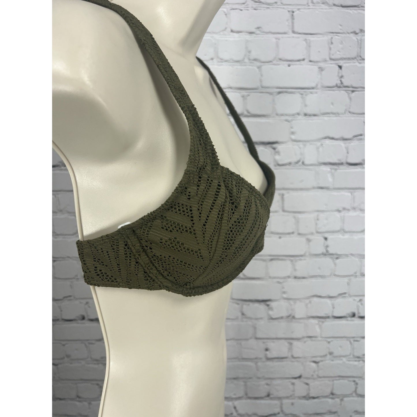 NWT Berlook Green Crochet Underwire Lightly Padded Bikini Recycled Materials M