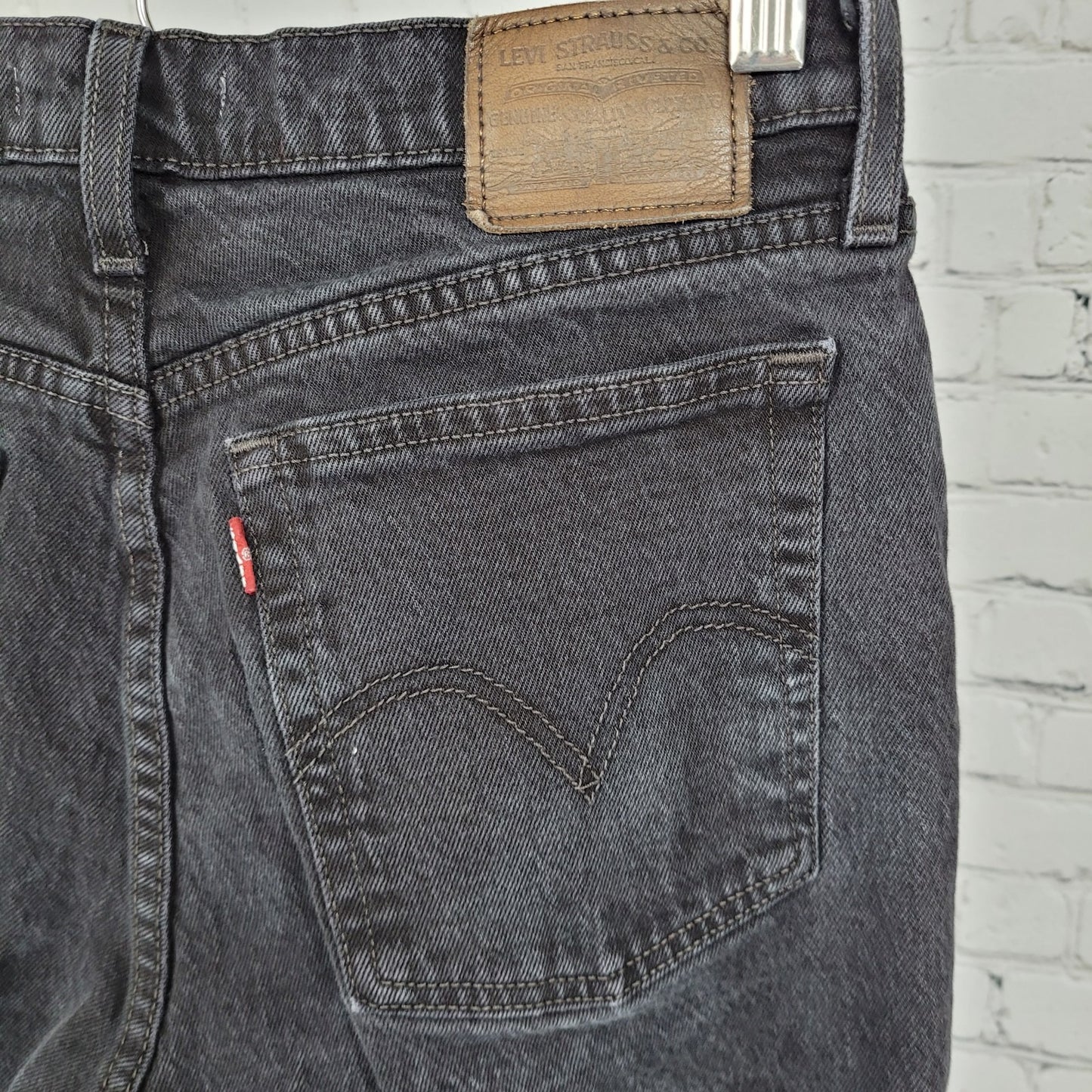 Levi's Premium Black Denim Distressed Wedgie Straight Crop Jeans Size 28 (28x26)