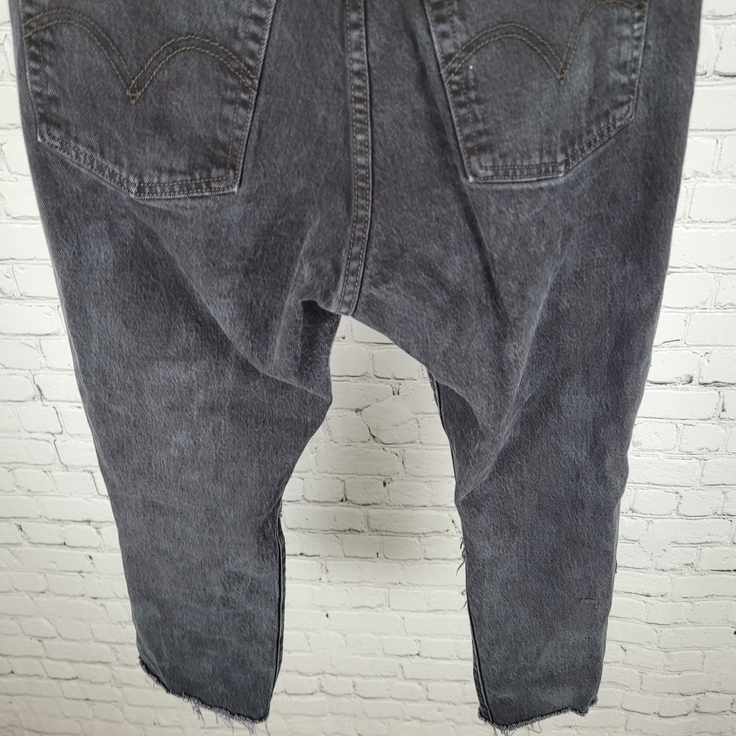 Levi's Premium Black Denim Distressed Wedgie Straight Crop Jeans Size 28 (28x26)