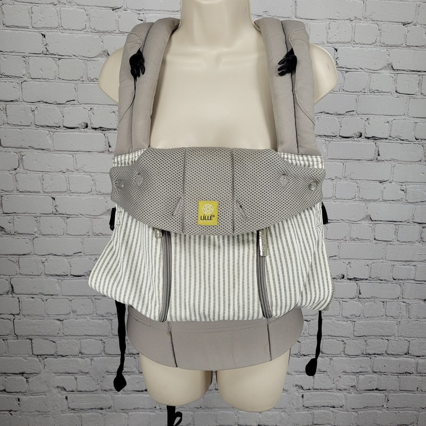 Lille Baby Grey Complete All Seasons Infant Carrier Lumbar Support Zip Storage
