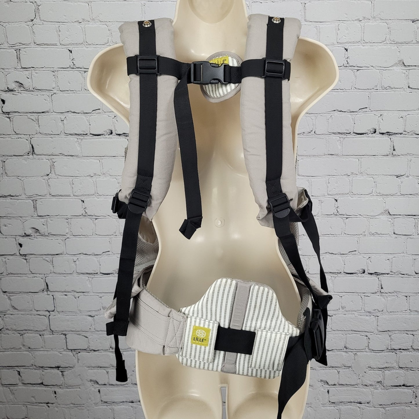 Lille Baby Grey Complete All Seasons Infant Carrier Lumbar Support Zip Storage