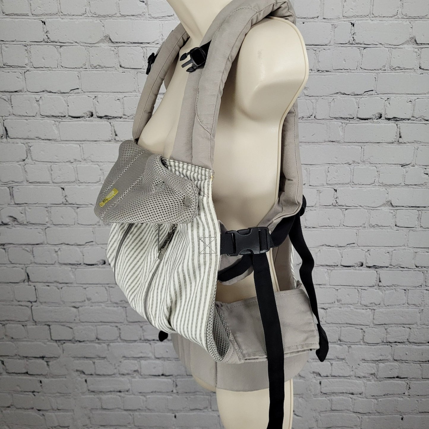 Lille Baby Grey Complete All Seasons Infant Carrier Lumbar Support Zip Storage