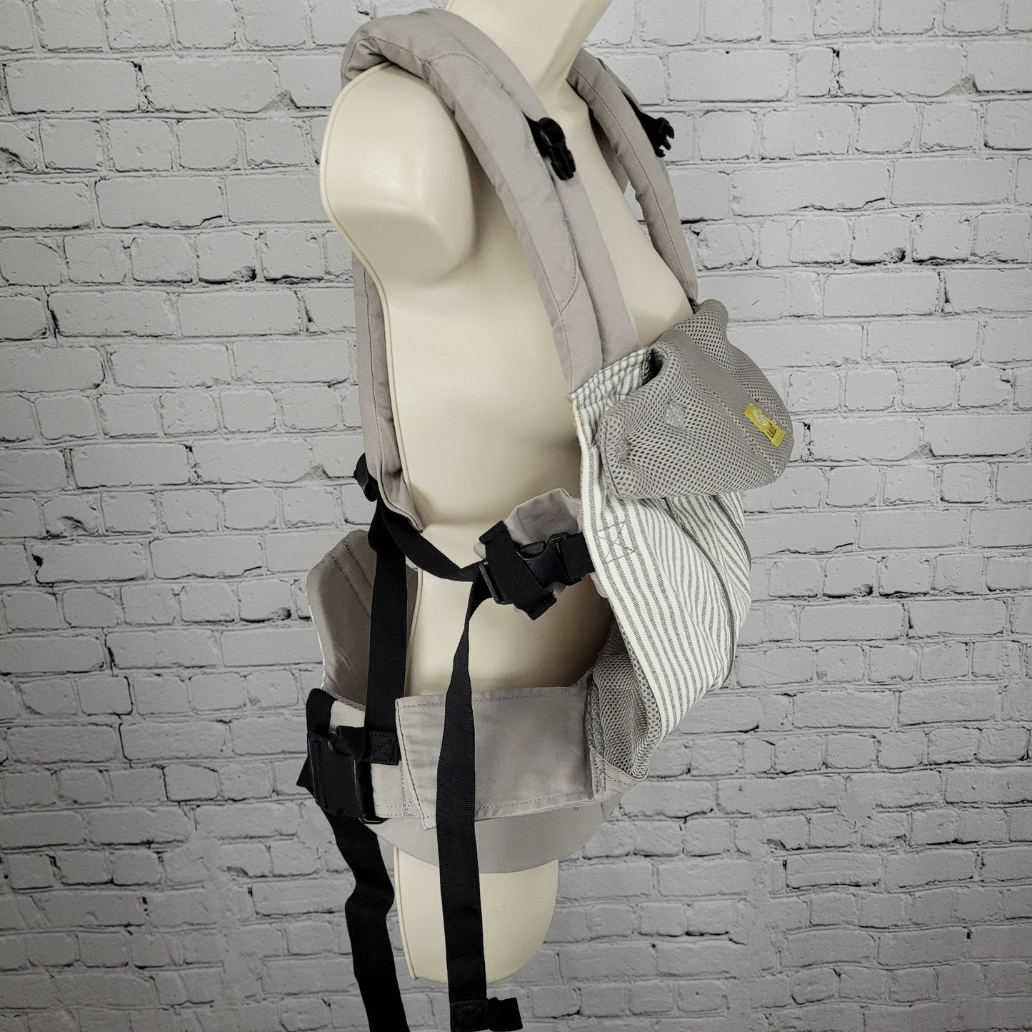 Lille Baby Grey Complete All Seasons Infant Carrier Lumbar Support Zip Storage