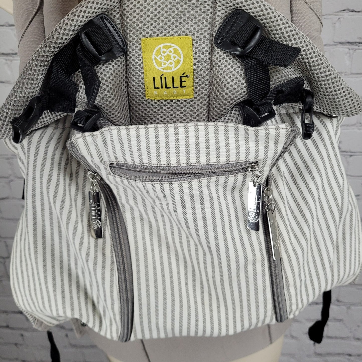 Lille Baby Grey Complete All Seasons Infant Carrier Lumbar Support Zip Storage
