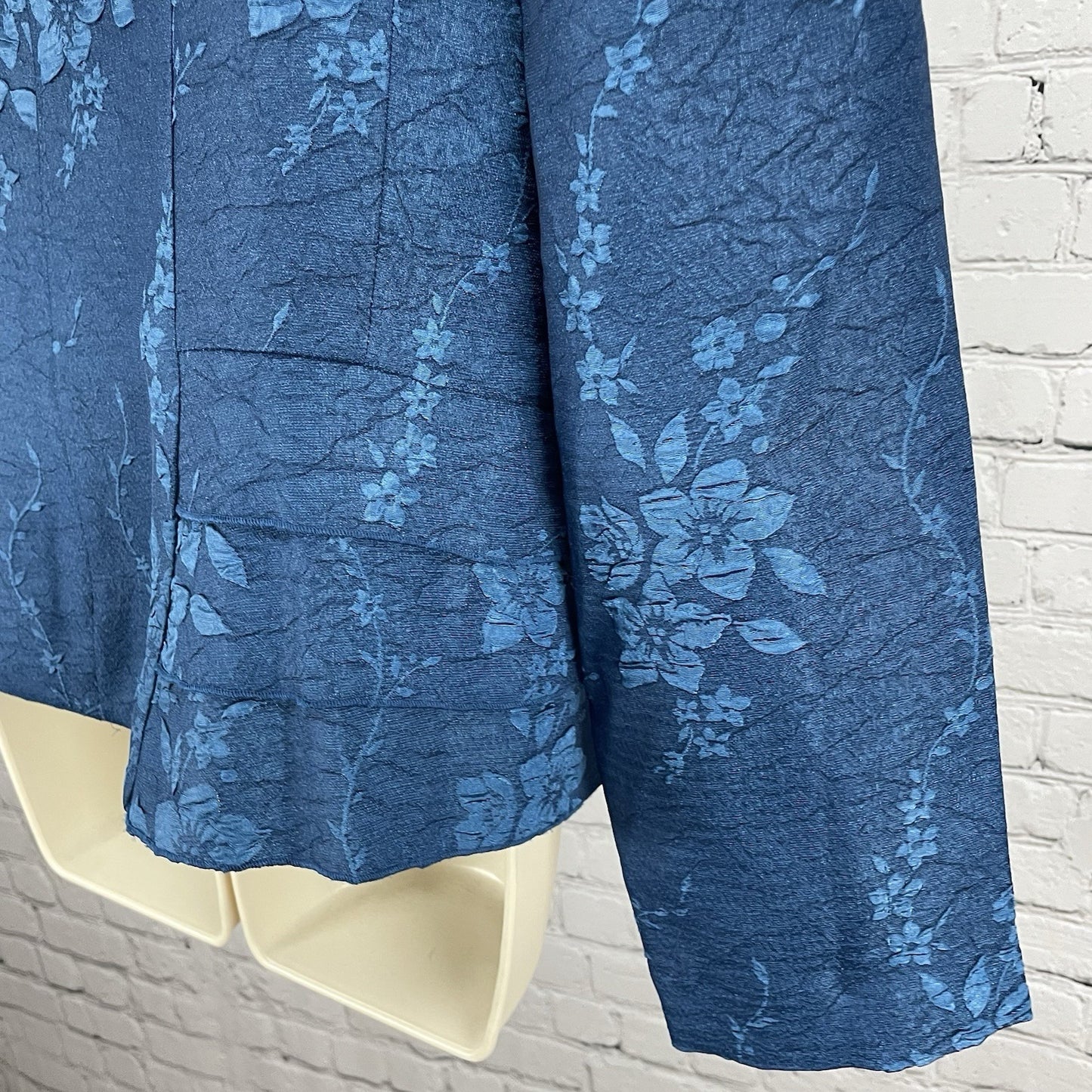 NWT Adrianna Papell Blue Floral Buttoned Collared Lightweight Jacket Size 12