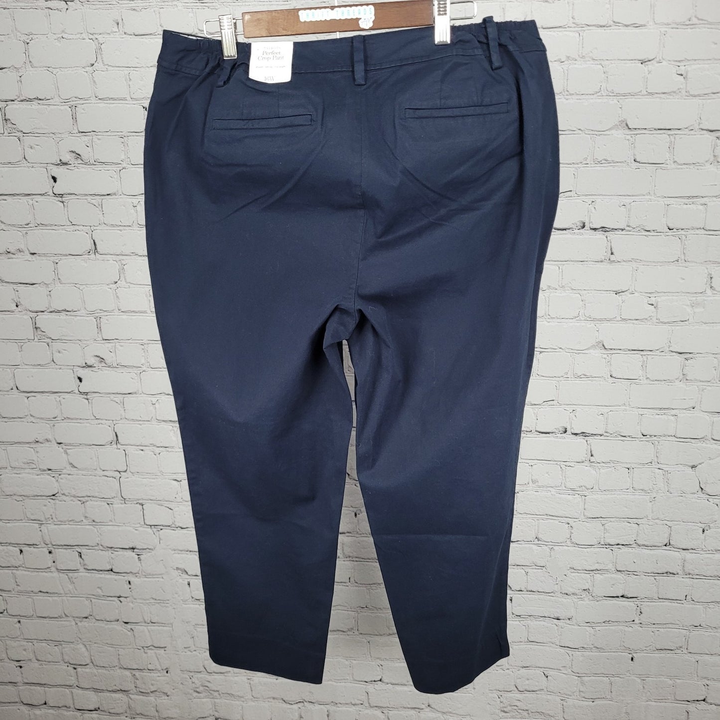 NWT Talbots Navy Perfect Crop Pant Slim Leg High Rise Size 16W (37x26.5)