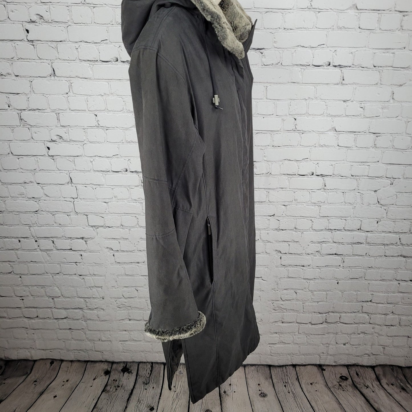 Metropolis Resort Grey Brown Faux Fur Hooded Full Zip Insulated Coat Size 10