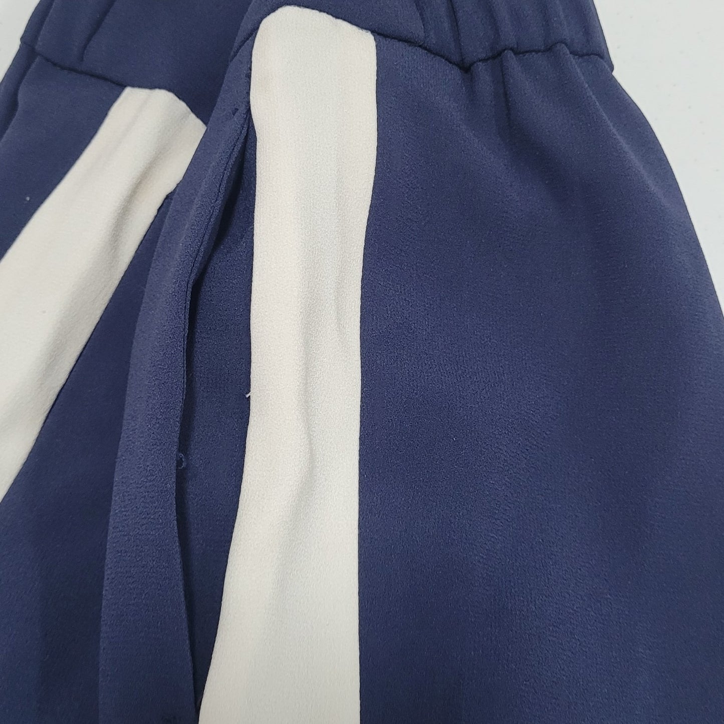 Babaton Navy White Striped Elastic Waist Pull On Tapered Crop Pants 00 (26x24)