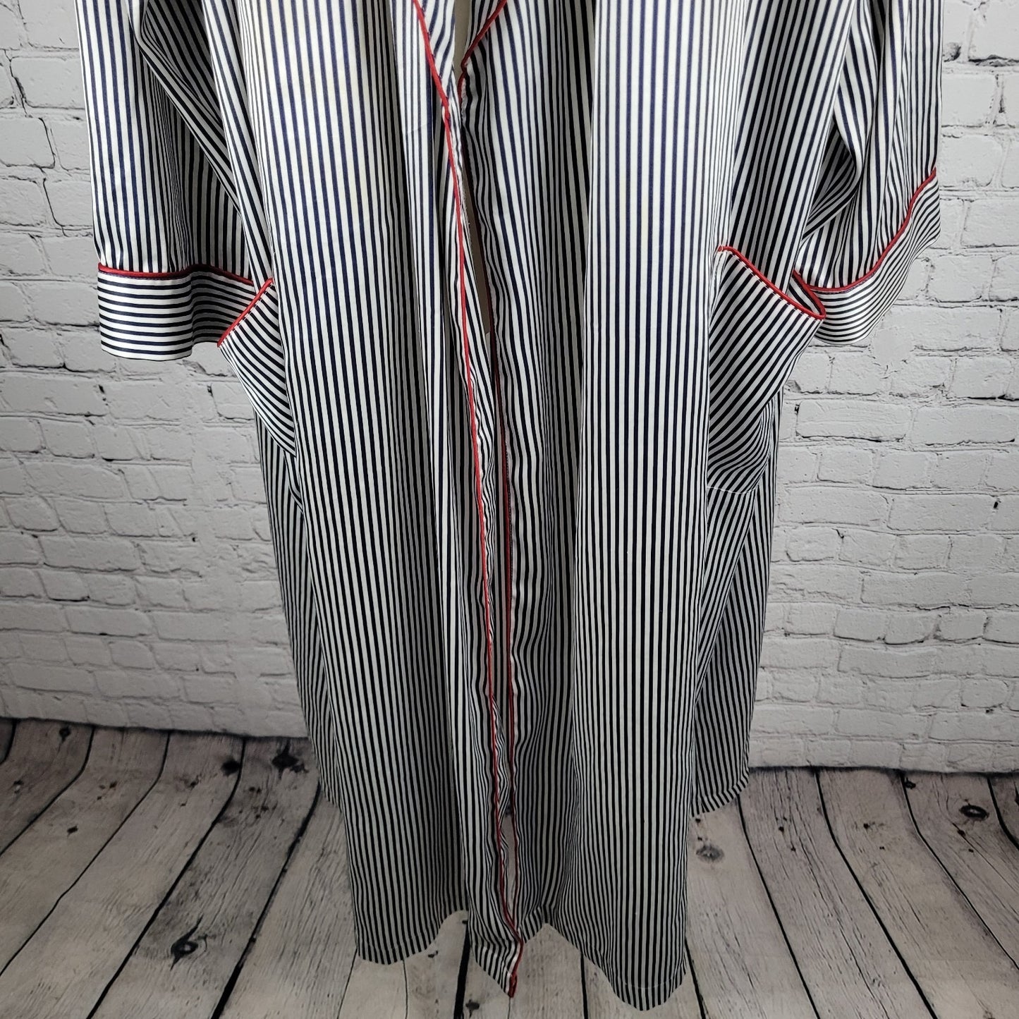 VTG Inner Most Navy White Satin Lightweight Long Sleeve Pockets Robe Size XL