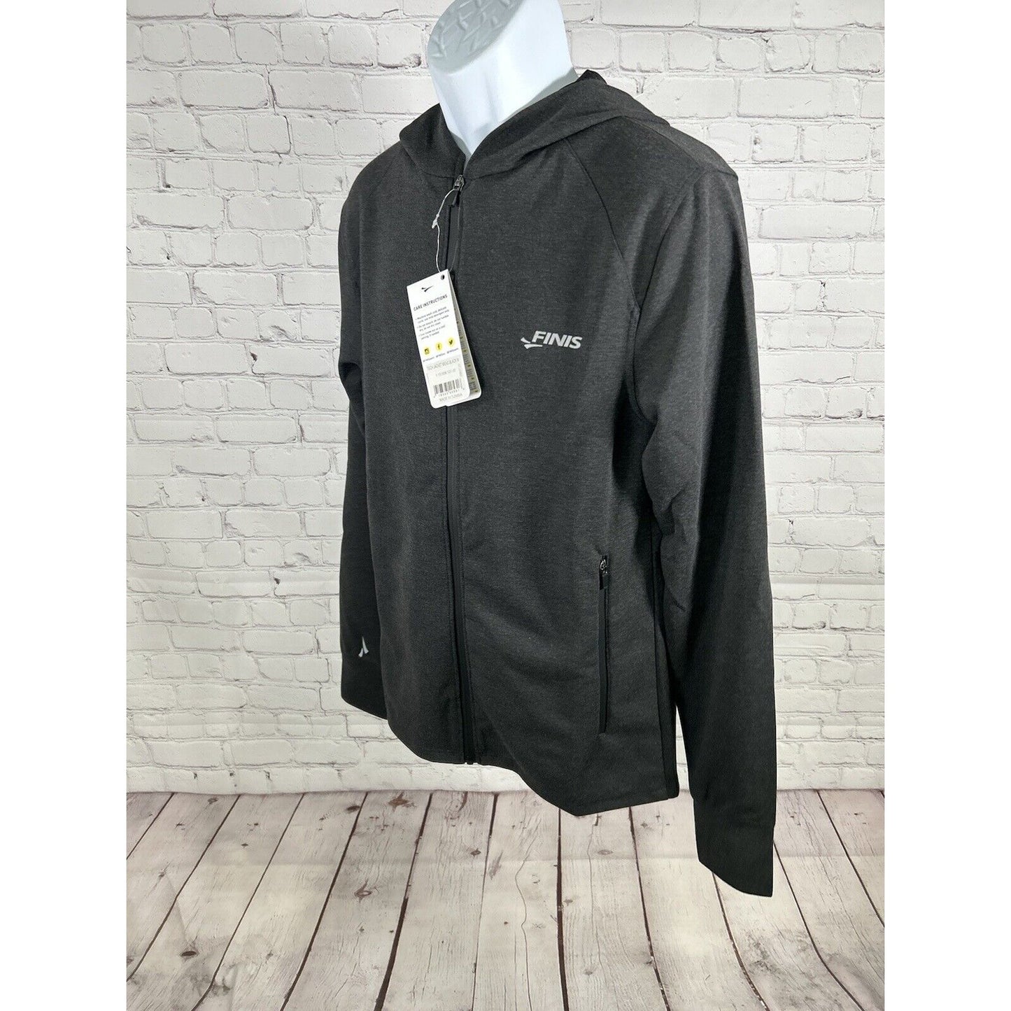 NWT Finis Tech Charcoal Warm Up Hooded Thumb Holes Full Zip Jacket Men’s M
