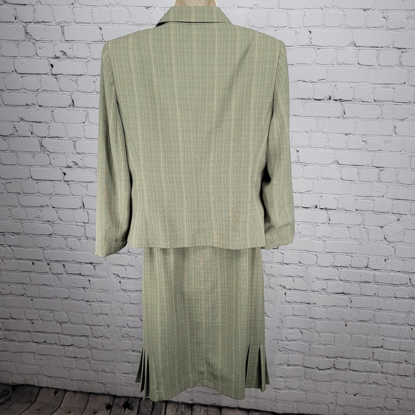 Kasper Beige Check 3 Button Peak Lined Jacket Skirt Suit 2 Piece Set Size 12P