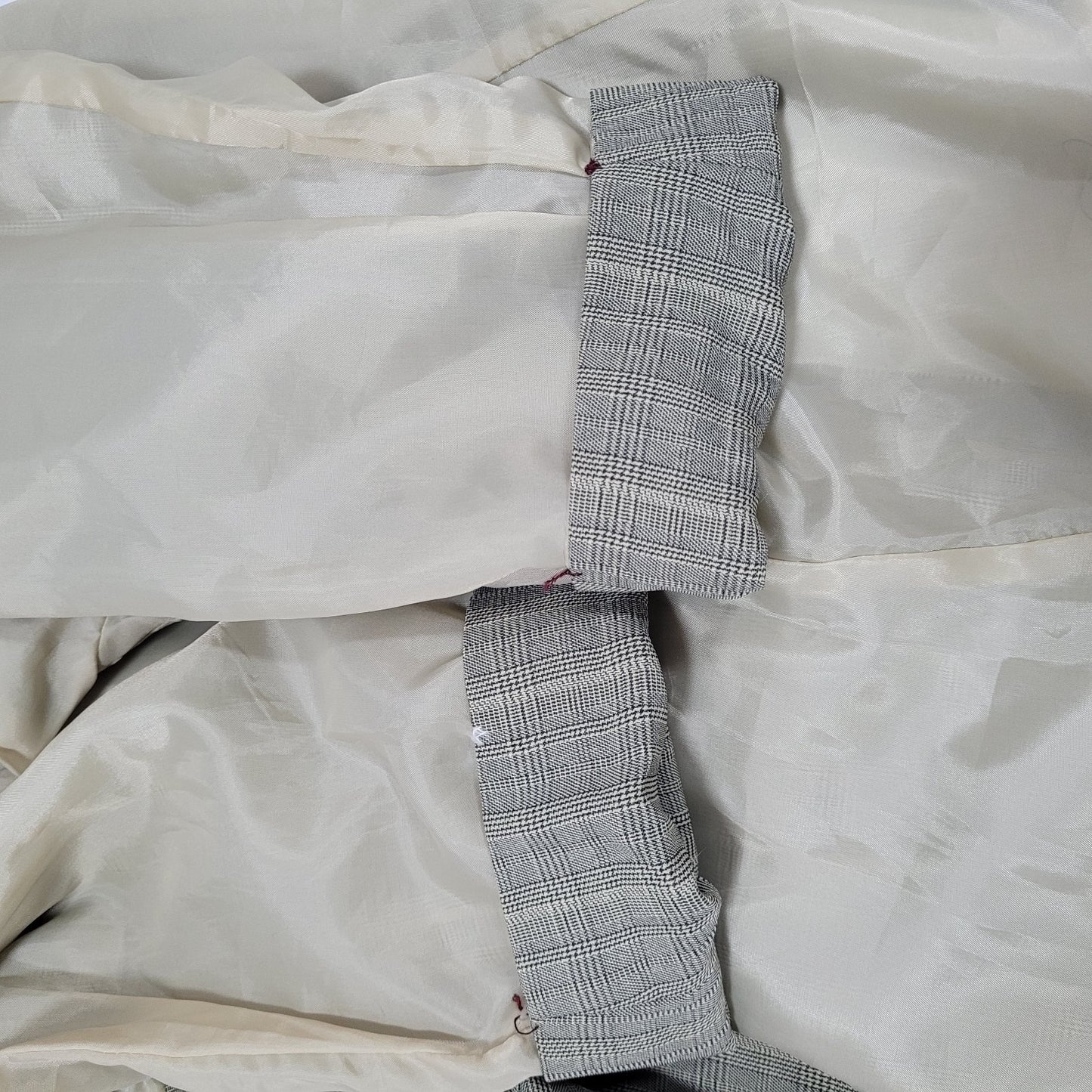 Kasper Beige Check 3 Button Peak Lined Jacket Skirt Suit 2 Piece Set Size 12P