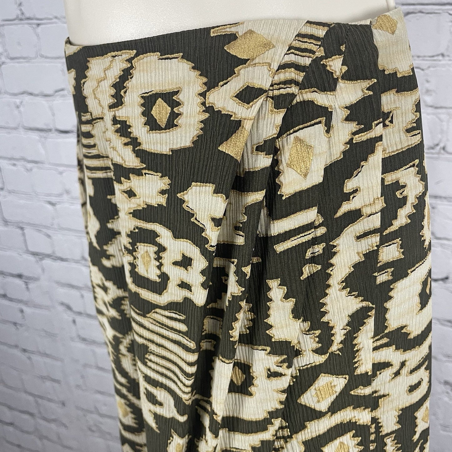 Liz Claiborne Green Gold 100% Silk Print Wrap Pleated Skirt Lined Size 8