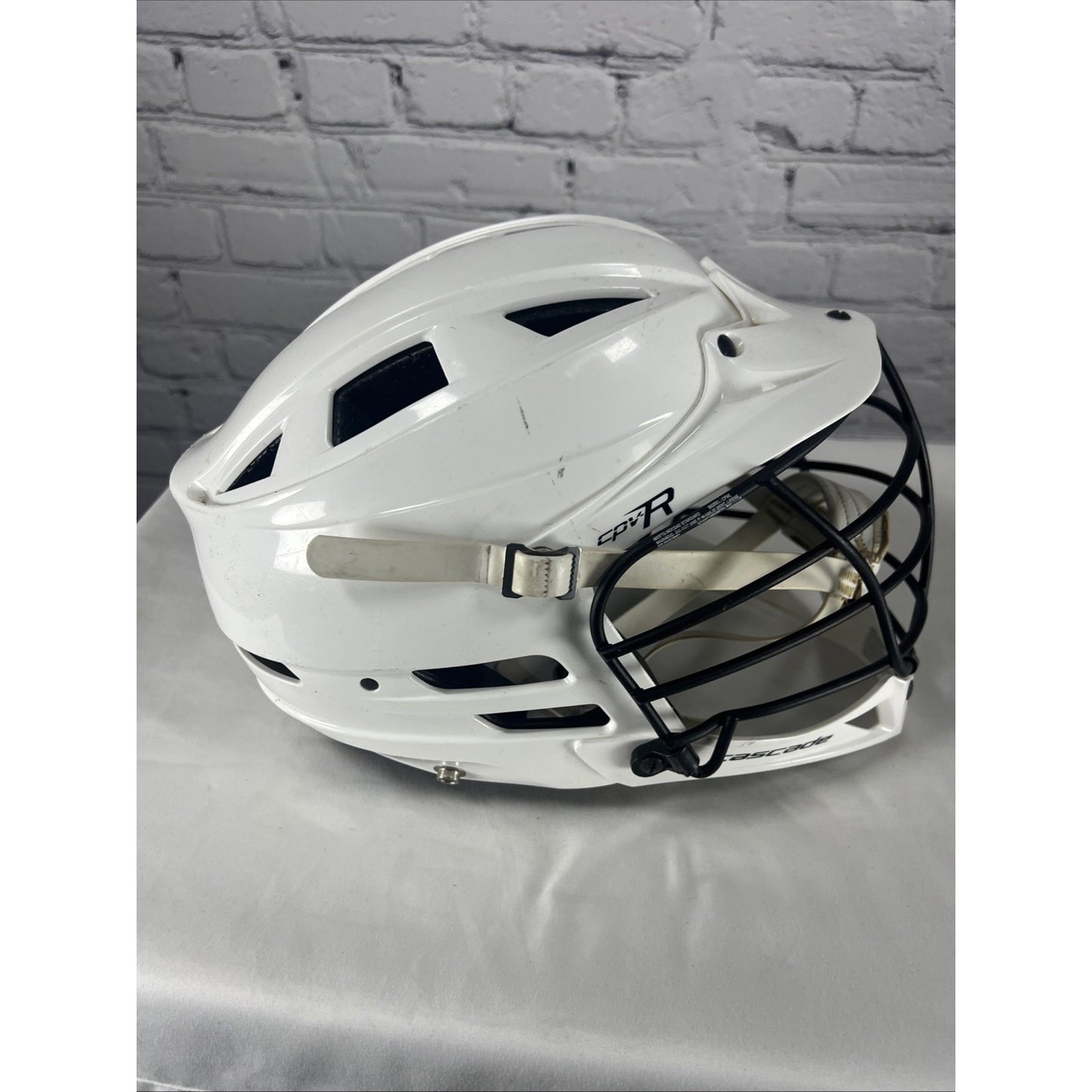 Cascade White CPV-R W/W/W/B Adjustable Lacrosse Helmet XS-R