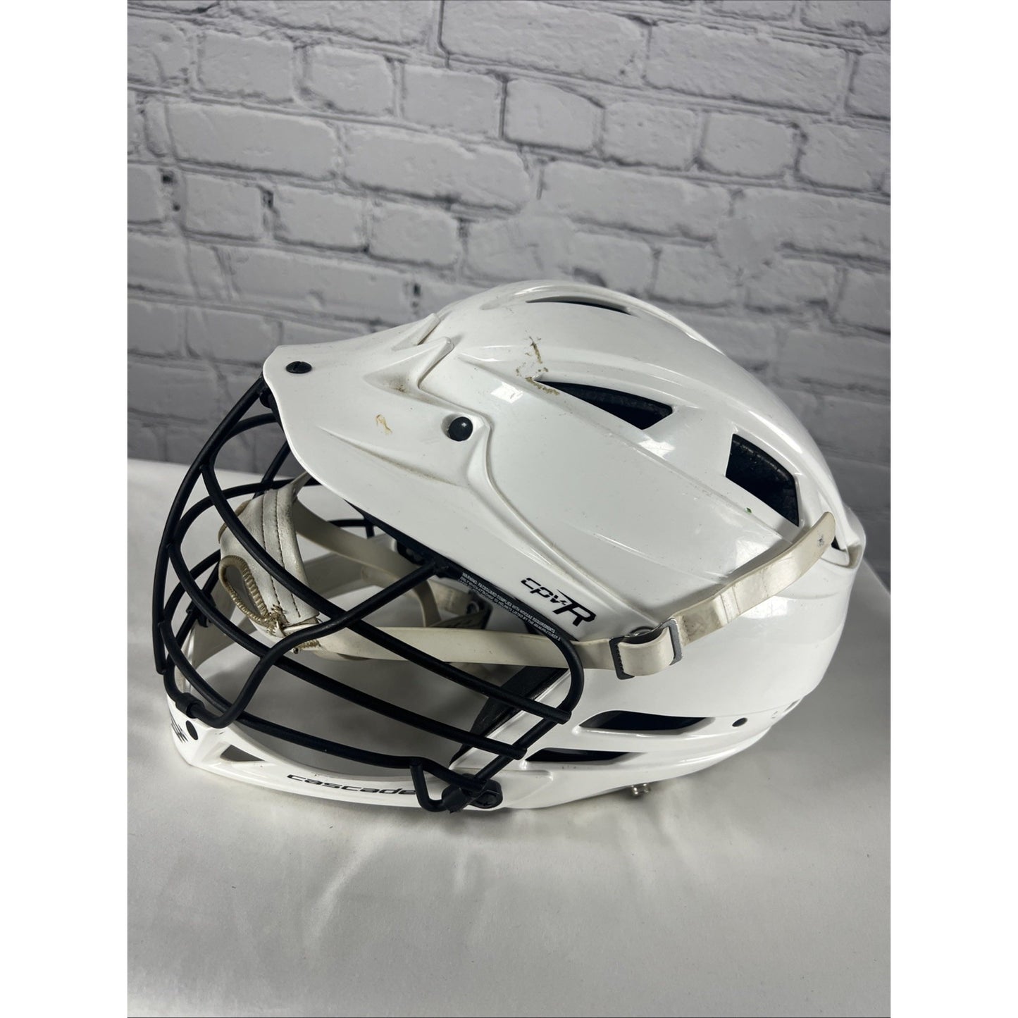 Cascade White CPV-R W/W/W/B Adjustable Lacrosse Helmet XS-R