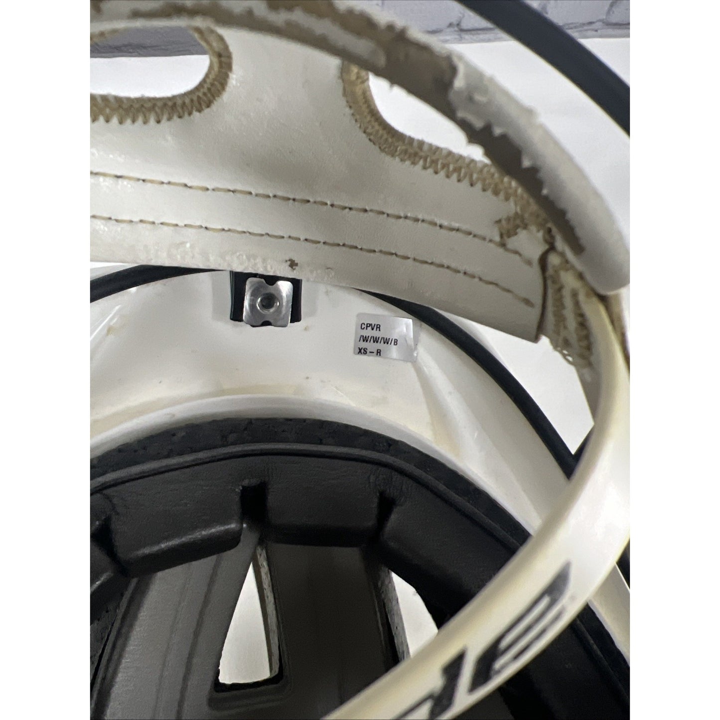 Cascade White CPV-R W/W/W/B Adjustable Lacrosse Helmet XS-R