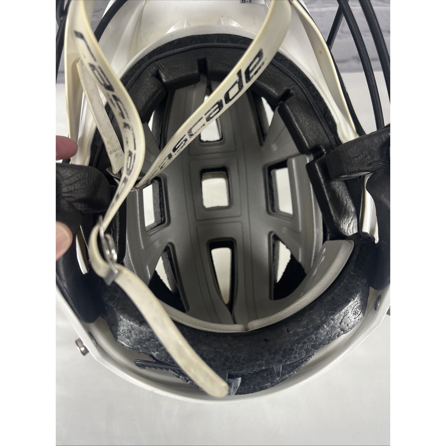 Cascade White CPV-R W/W/W/B Adjustable Lacrosse Helmet XS-R
