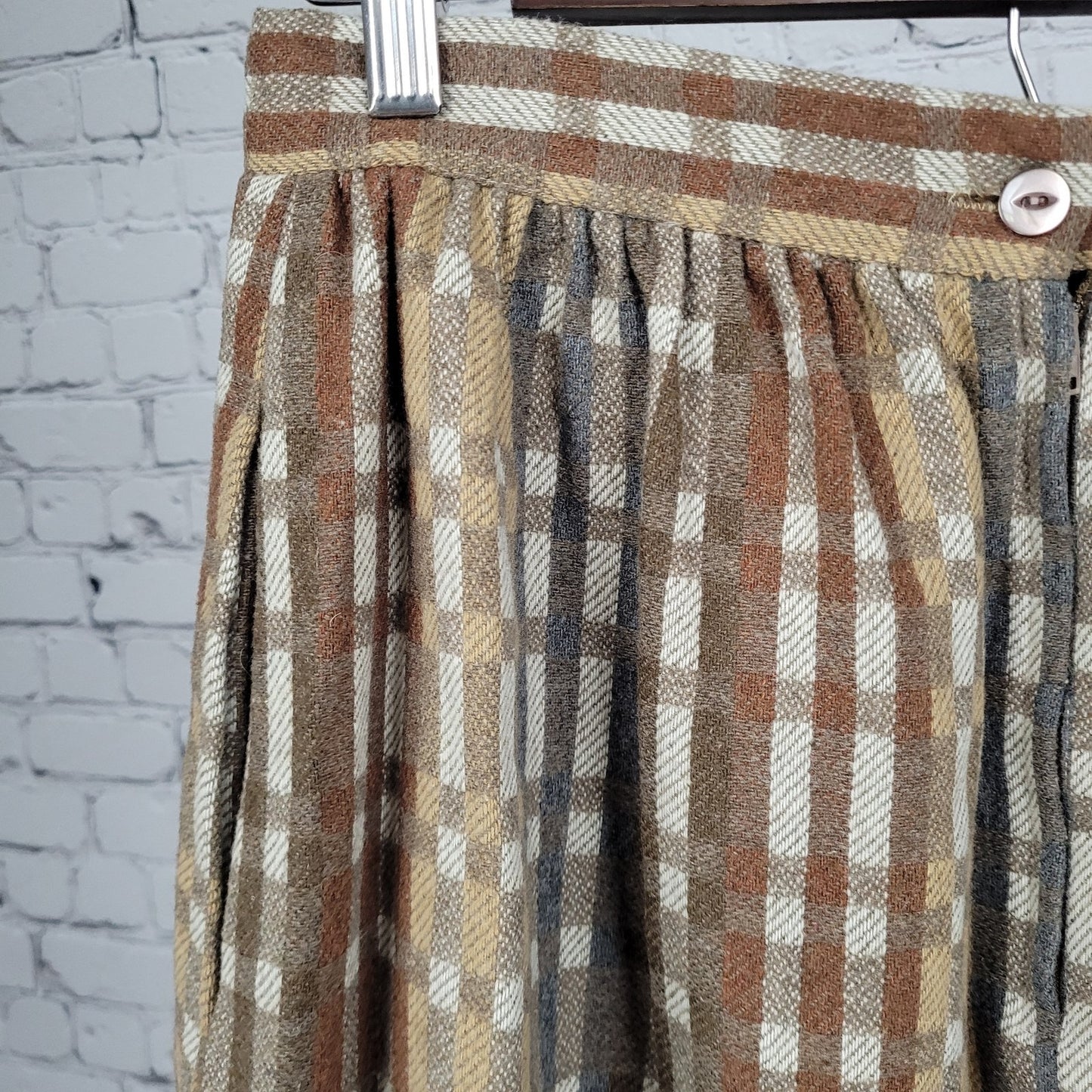 VTG Marsha Brown Wool Blend Plaid Pleated Back Zip Unlined A-Line Midi Skirt 12