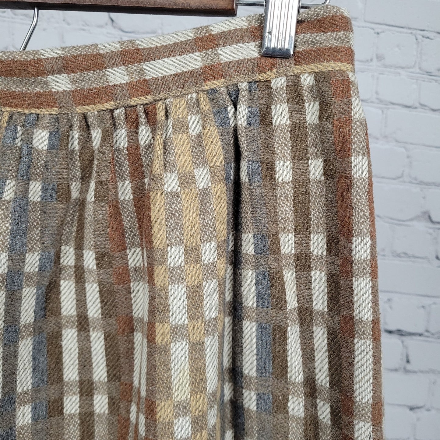 VTG Marsha Brown Wool Blend Plaid Pleated Back Zip Unlined A-Line Midi Skirt 12