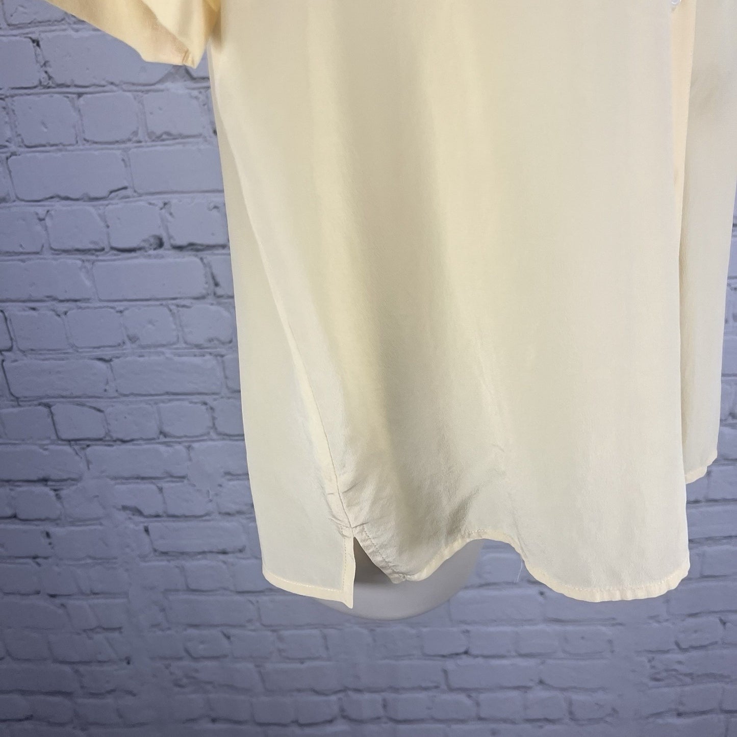 Liz Claiborne Collection Yellow 100% Silk Blouse Shoulder Tab Pocket Collared 10