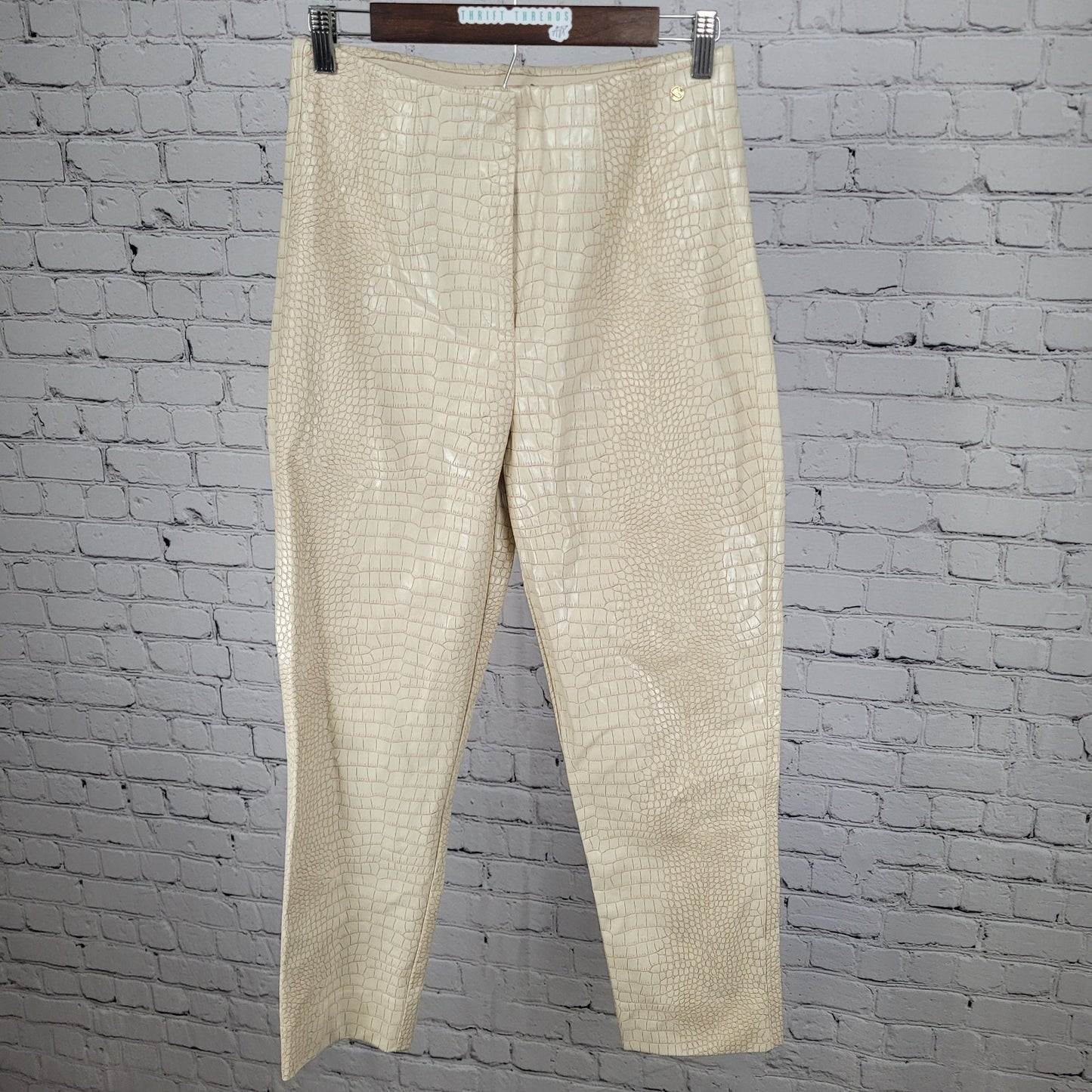 Josh V Ivory Cocoon White Marina Faux Leather Ankle Pants Size Medium M (28x26)